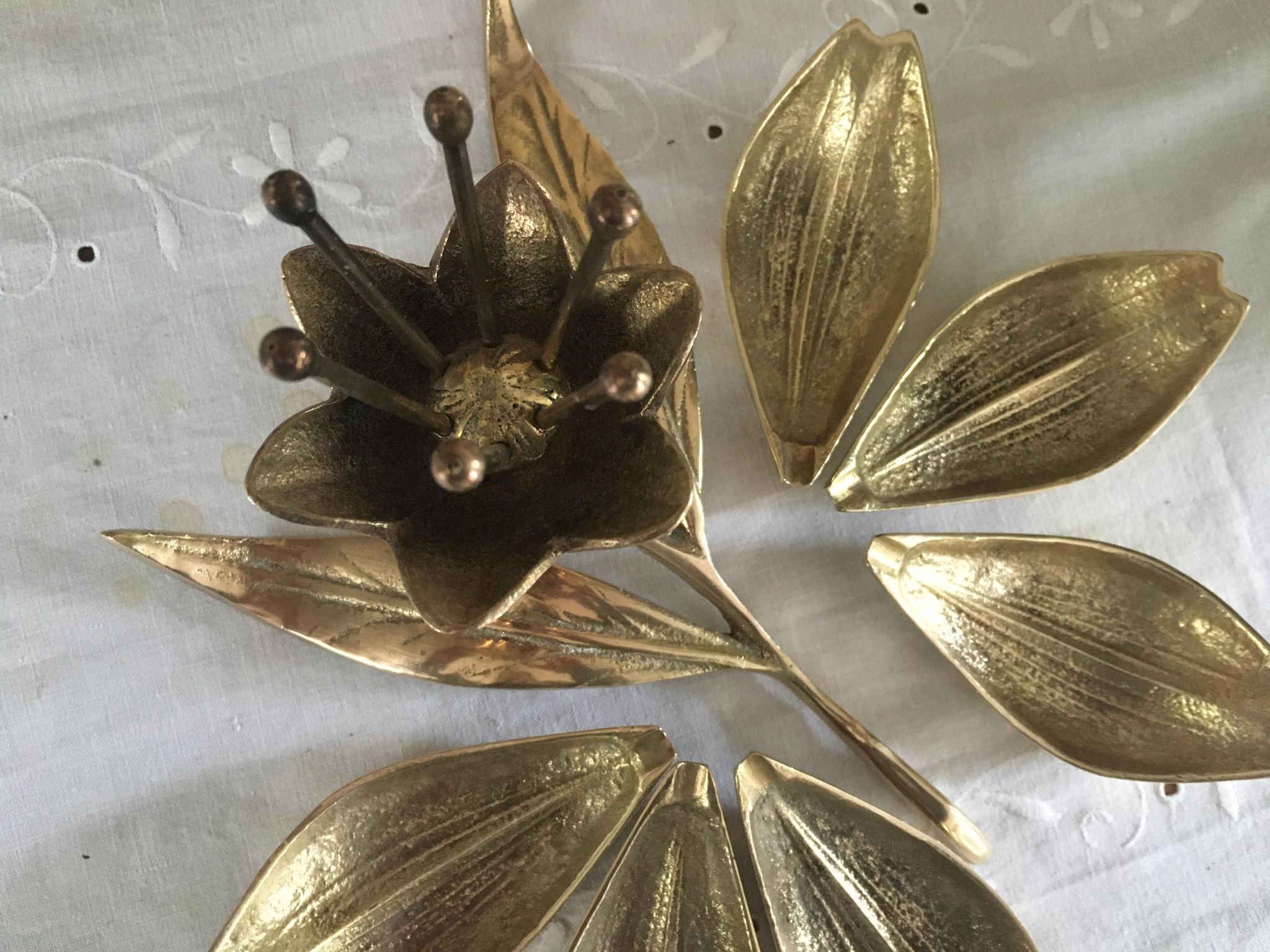 Cendrier fleur en laiton