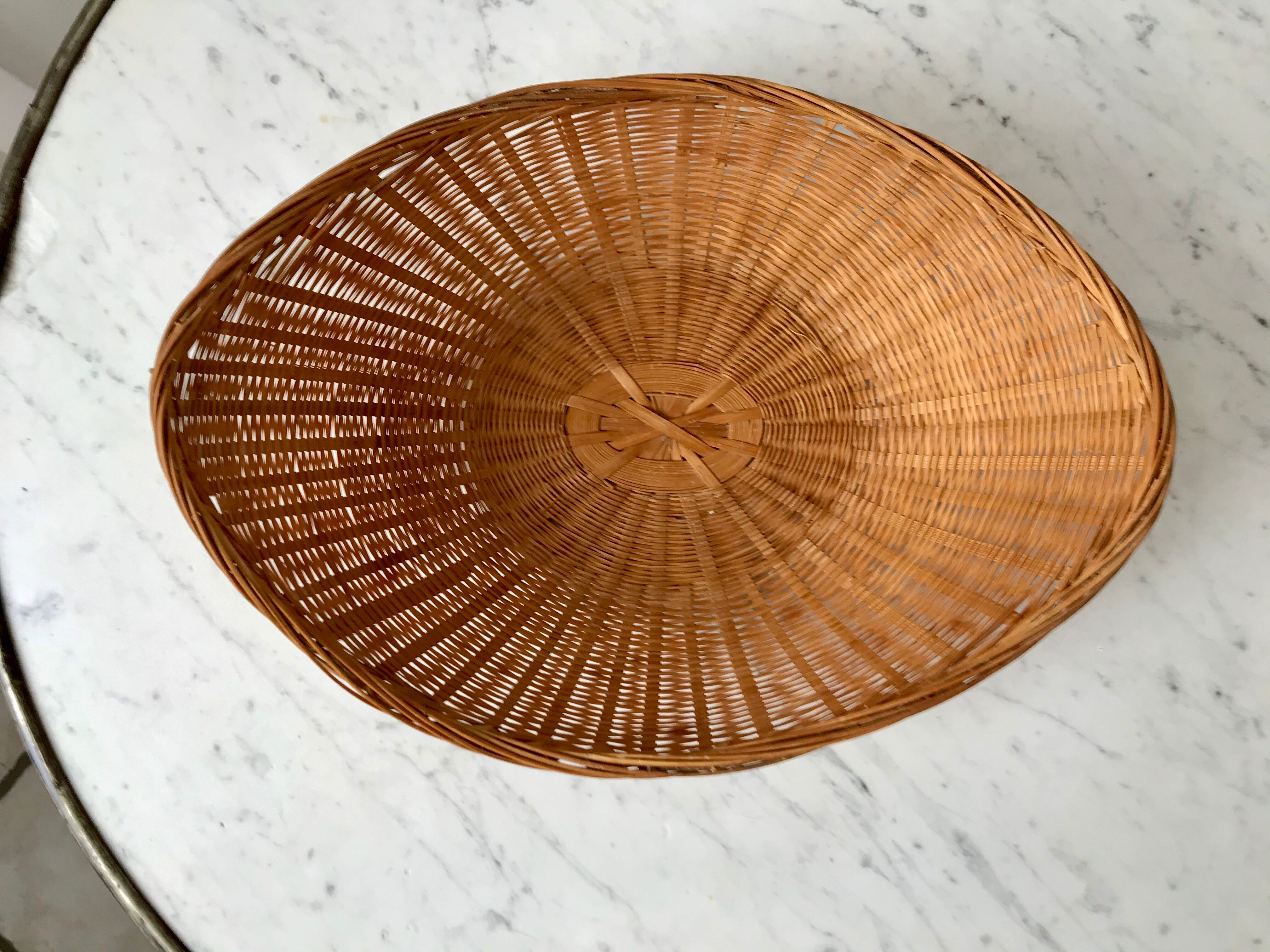 Wicker basket / rattan 70s