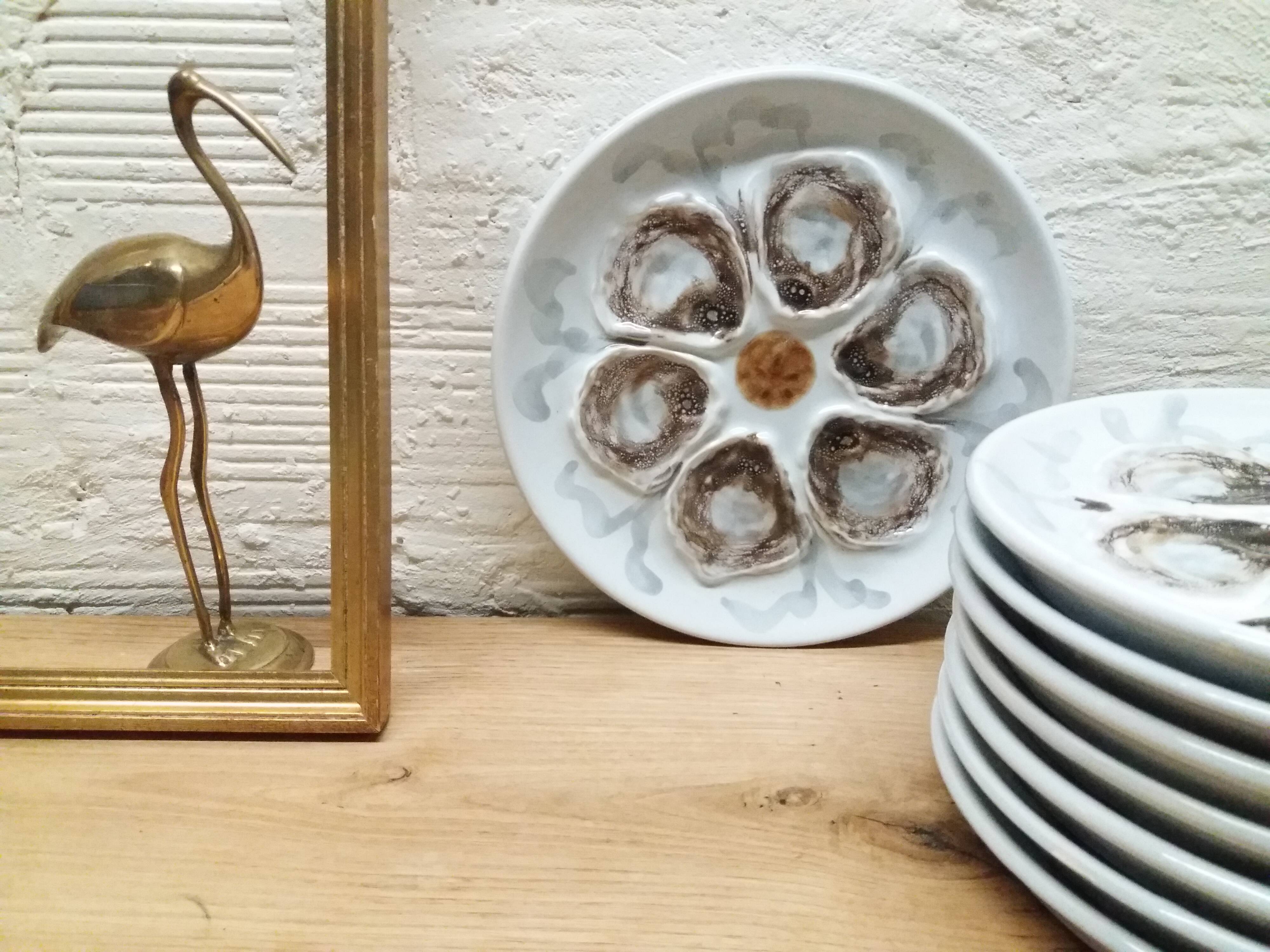 Set of 8 St Amand oyster plates