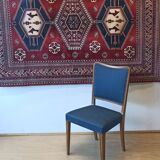 Wall rug with oriental patterns.