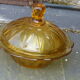 Bonbonniere en verre jaune ocre ancienne