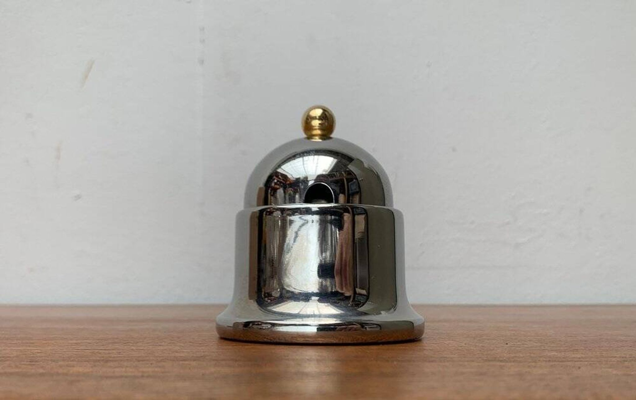 Sugar bowl from the Kontessa series, Italian postmodern design by Vev Vigano, 1980s.
