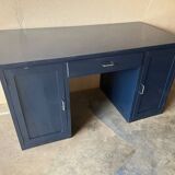 Old office from the 80s repainted in blue