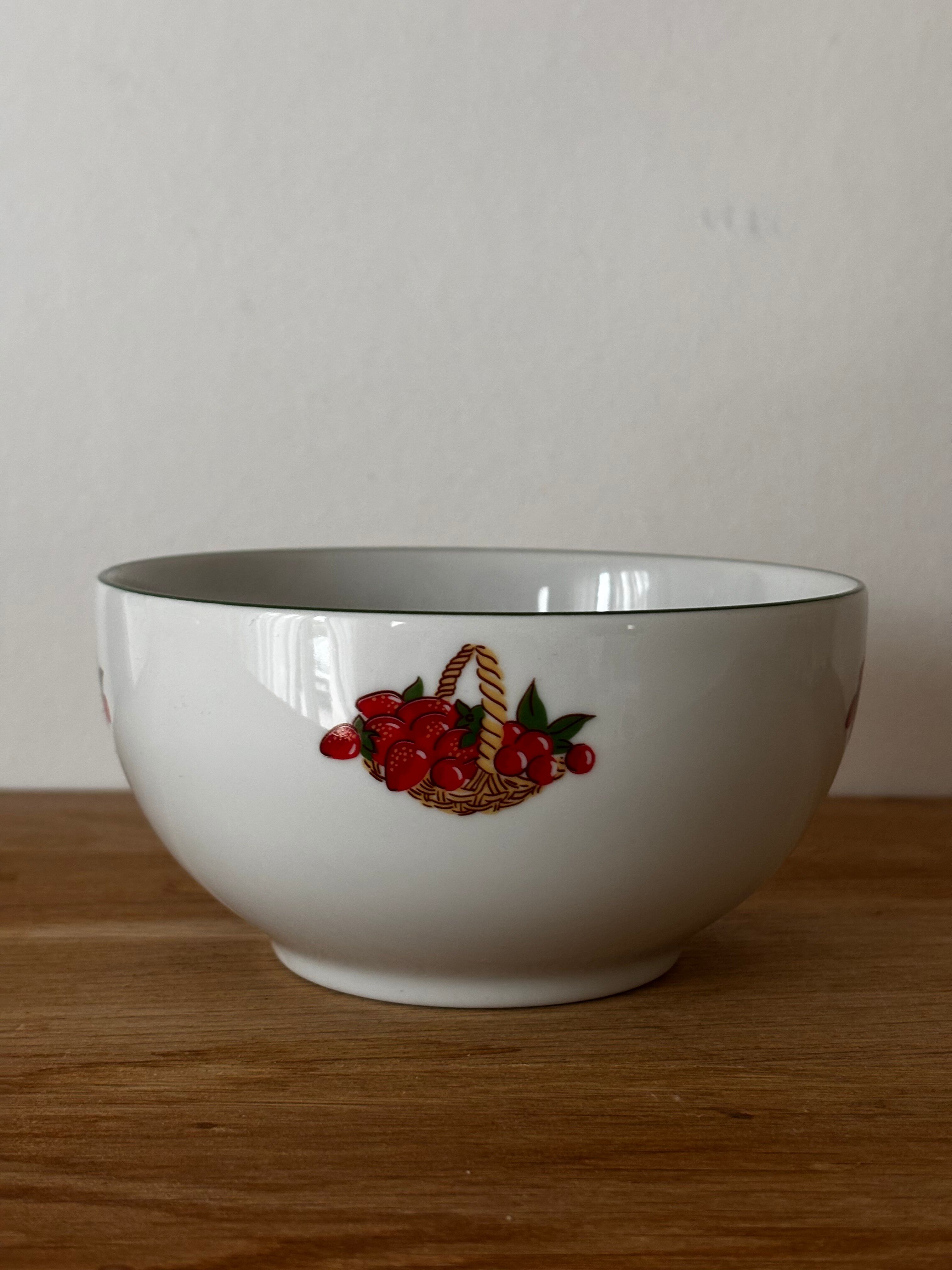 Porcelain bowl Guy Degrenne strawberries