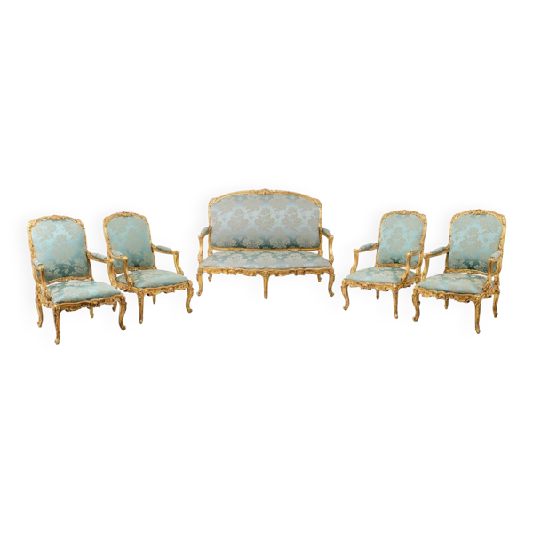 Salon de style Louis XV à chassis en bois doré. Circa 1880.
