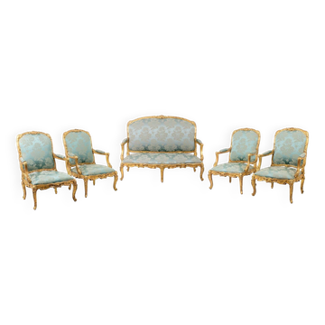 Salon de style Louis XV à chassis en bois doré. Circa 1880.