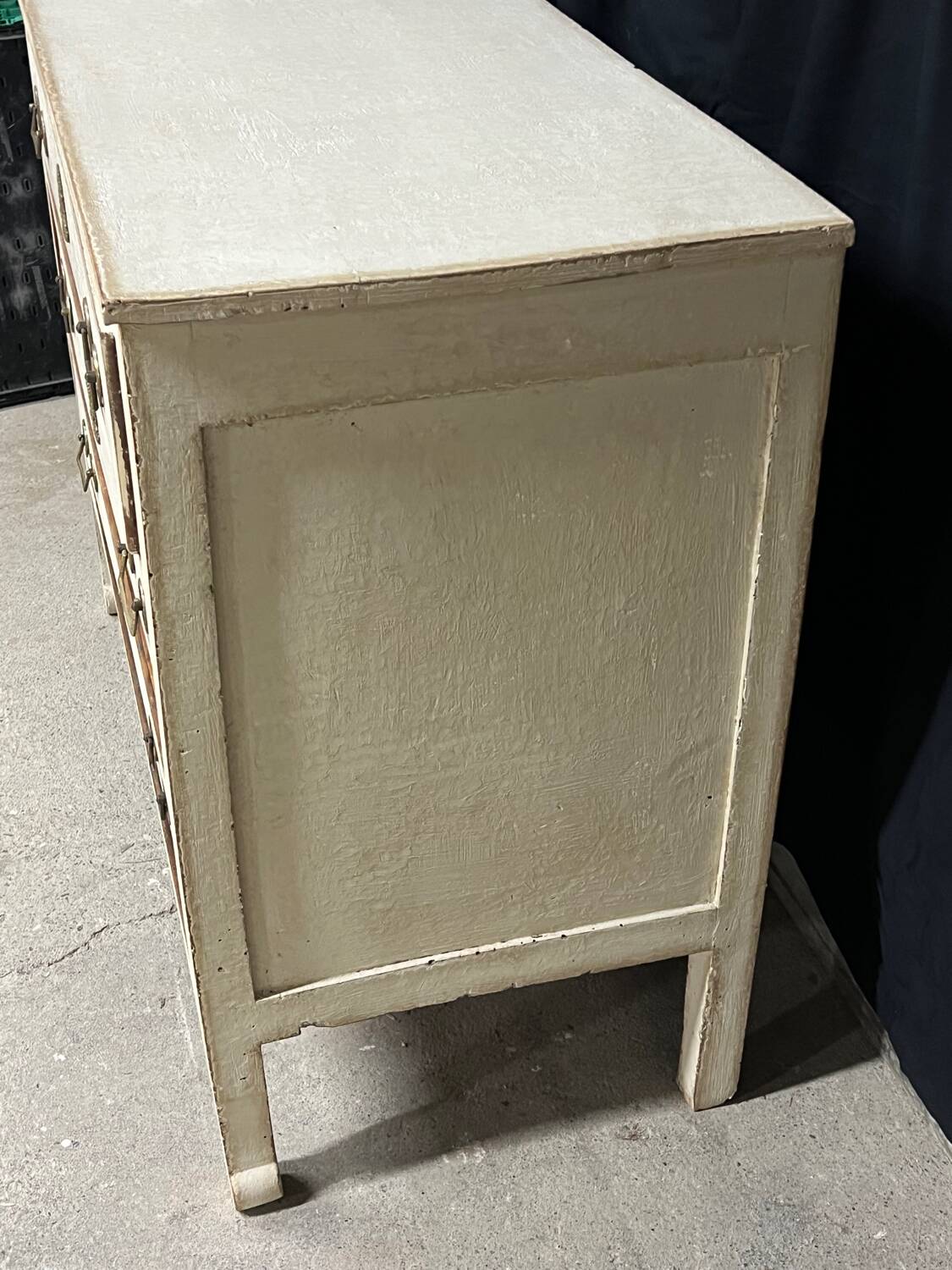 Commode de style Louis XVI