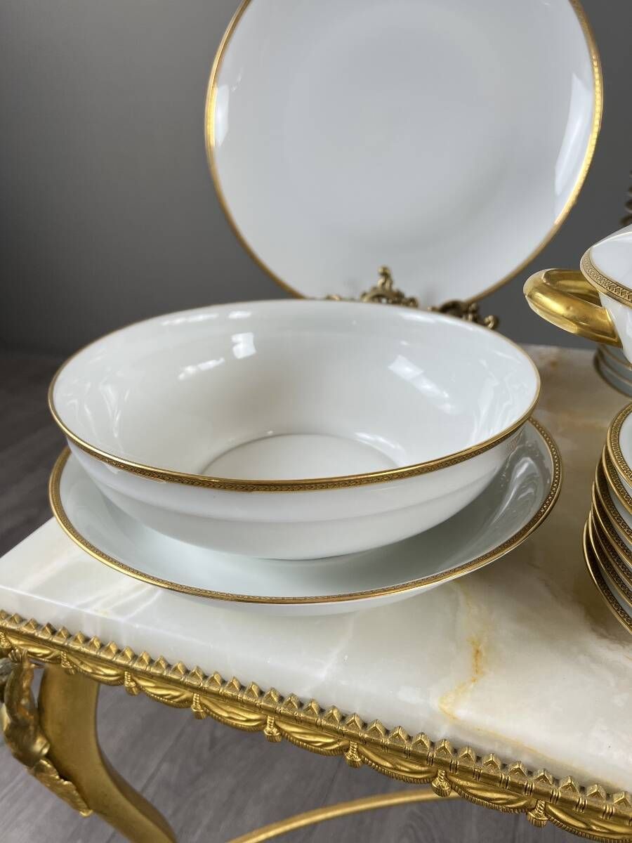 45-piece table service in Limoges porcelain, 20th century