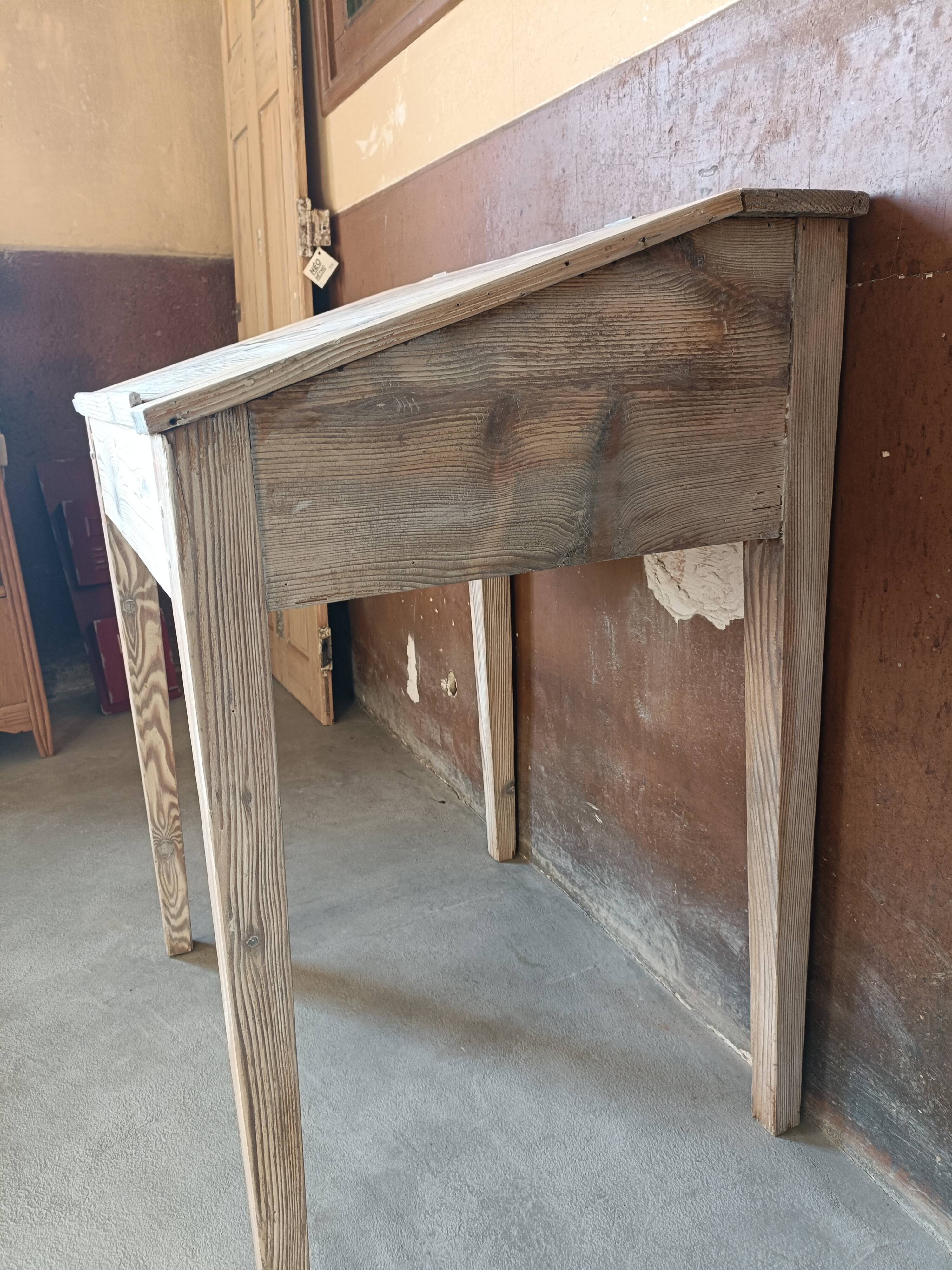 Bureau pupitre rénové