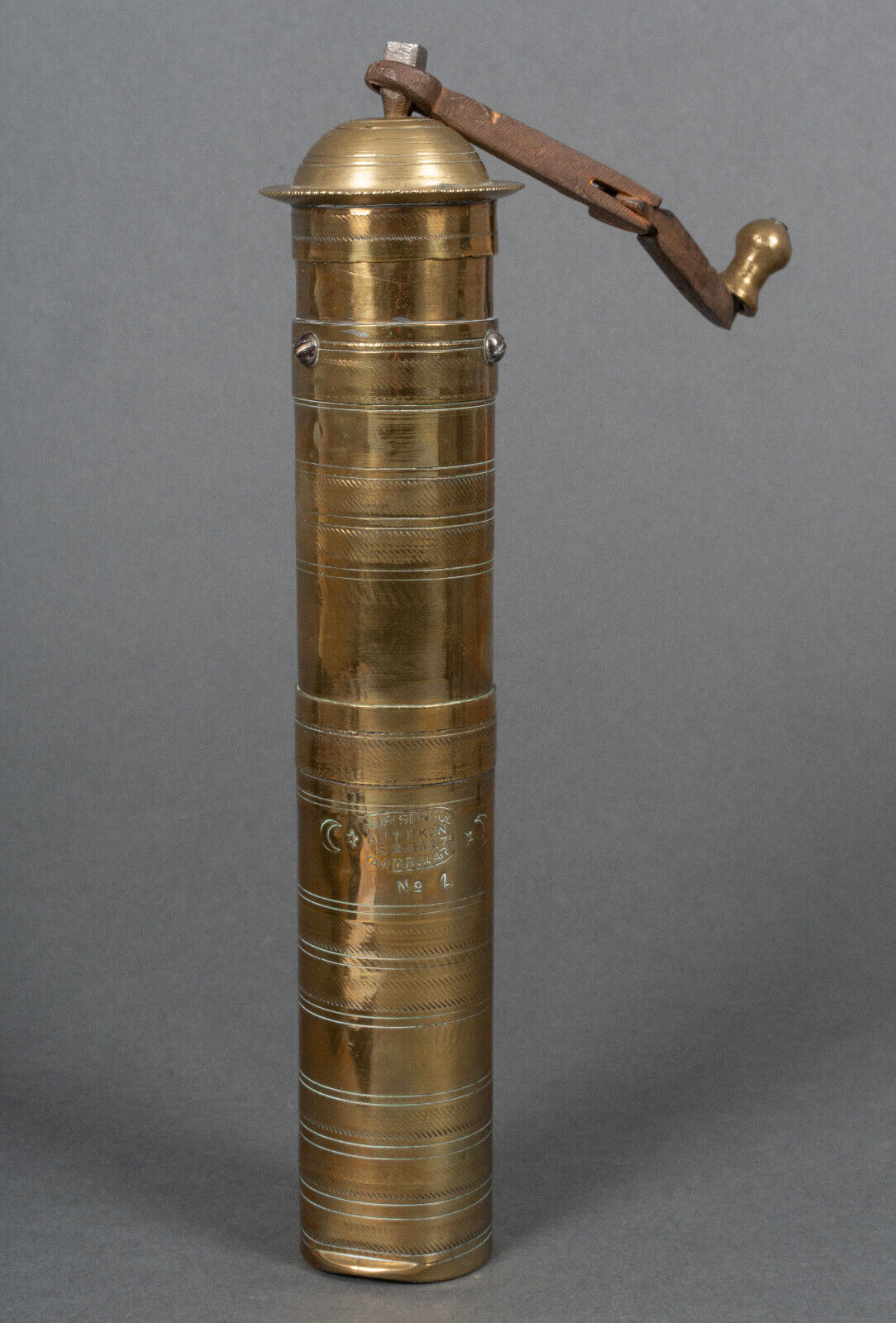Large nineteenth pepper mill Nurtsengul Istanbul