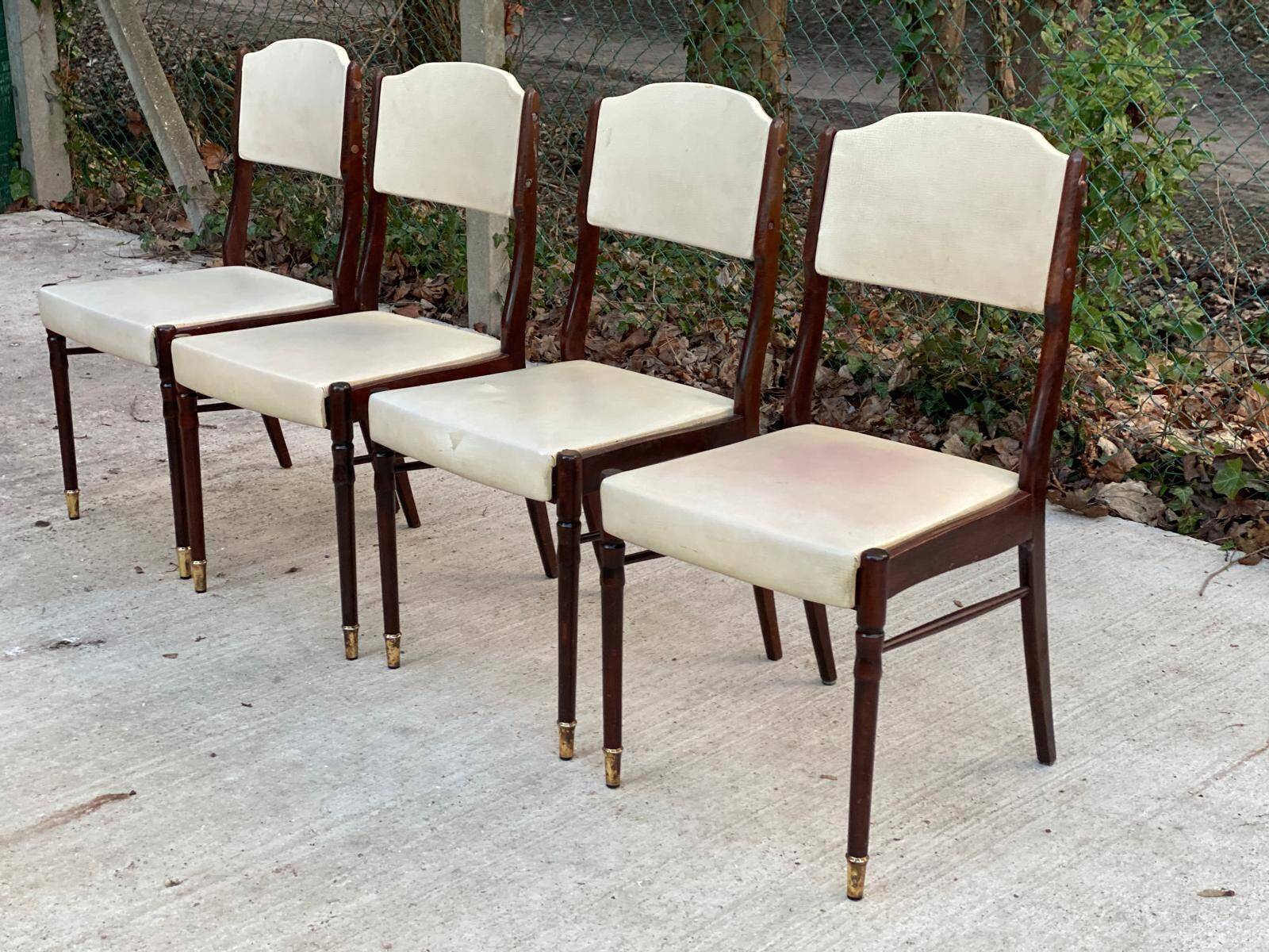 4 Scandinavian chairs in solid wood and white imitation leather