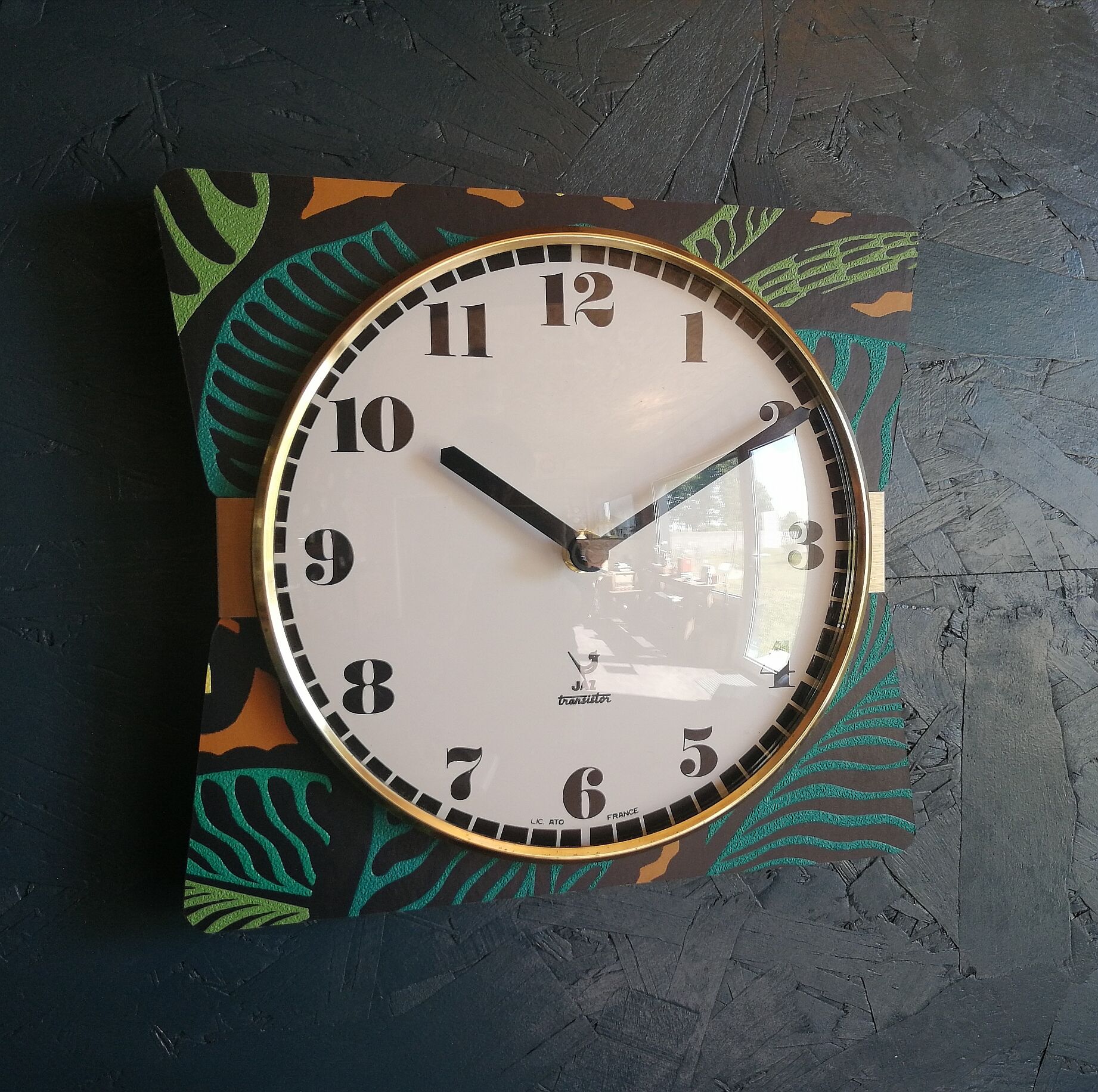 Vintage clock golden silent wall clock "Jaz black green ochre"