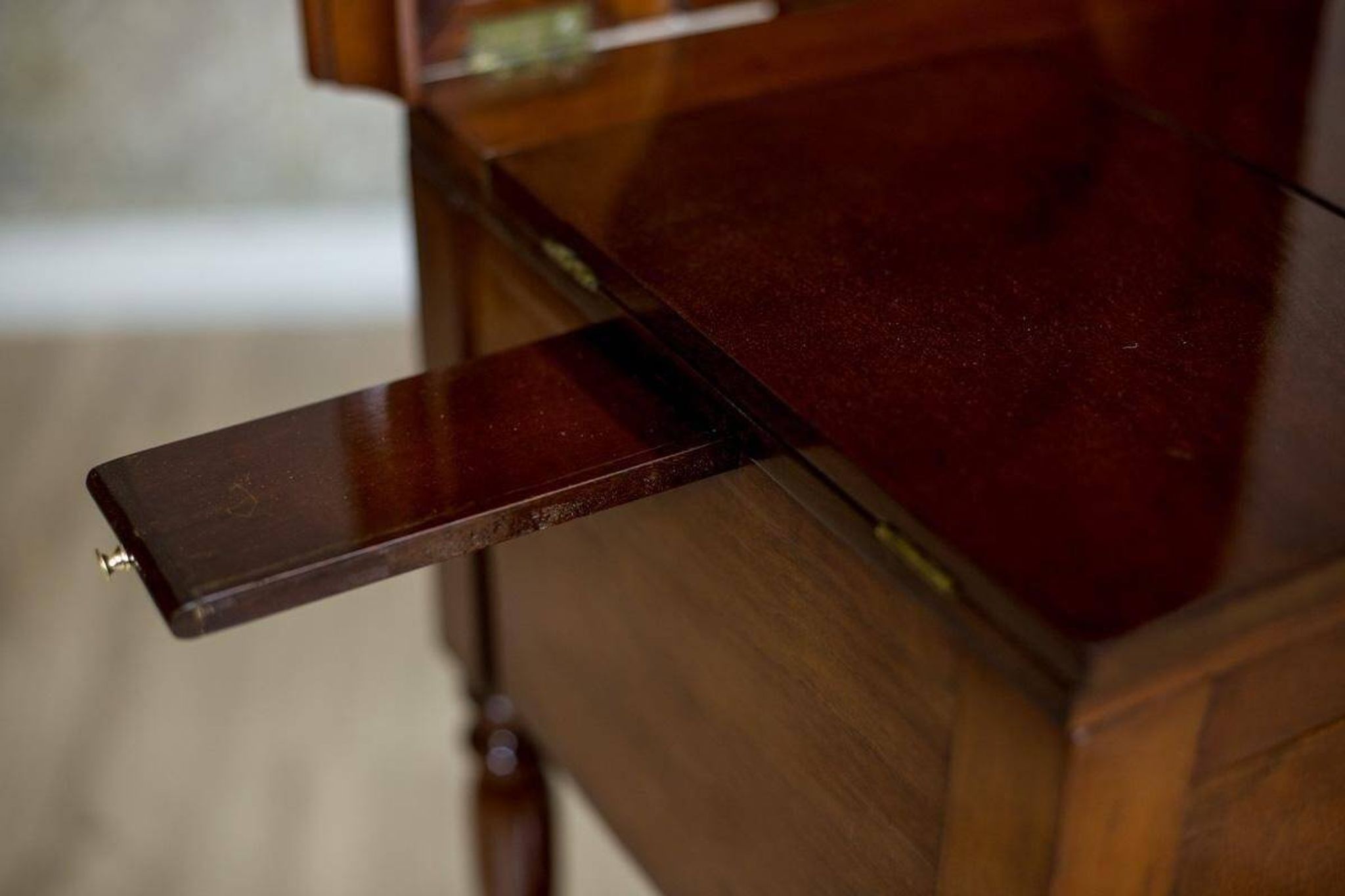 Antique Dressing Table in Brown Venered with Mahogany, 1860