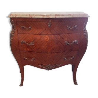 Commode tombeau trois tiroirs de style Louis XV