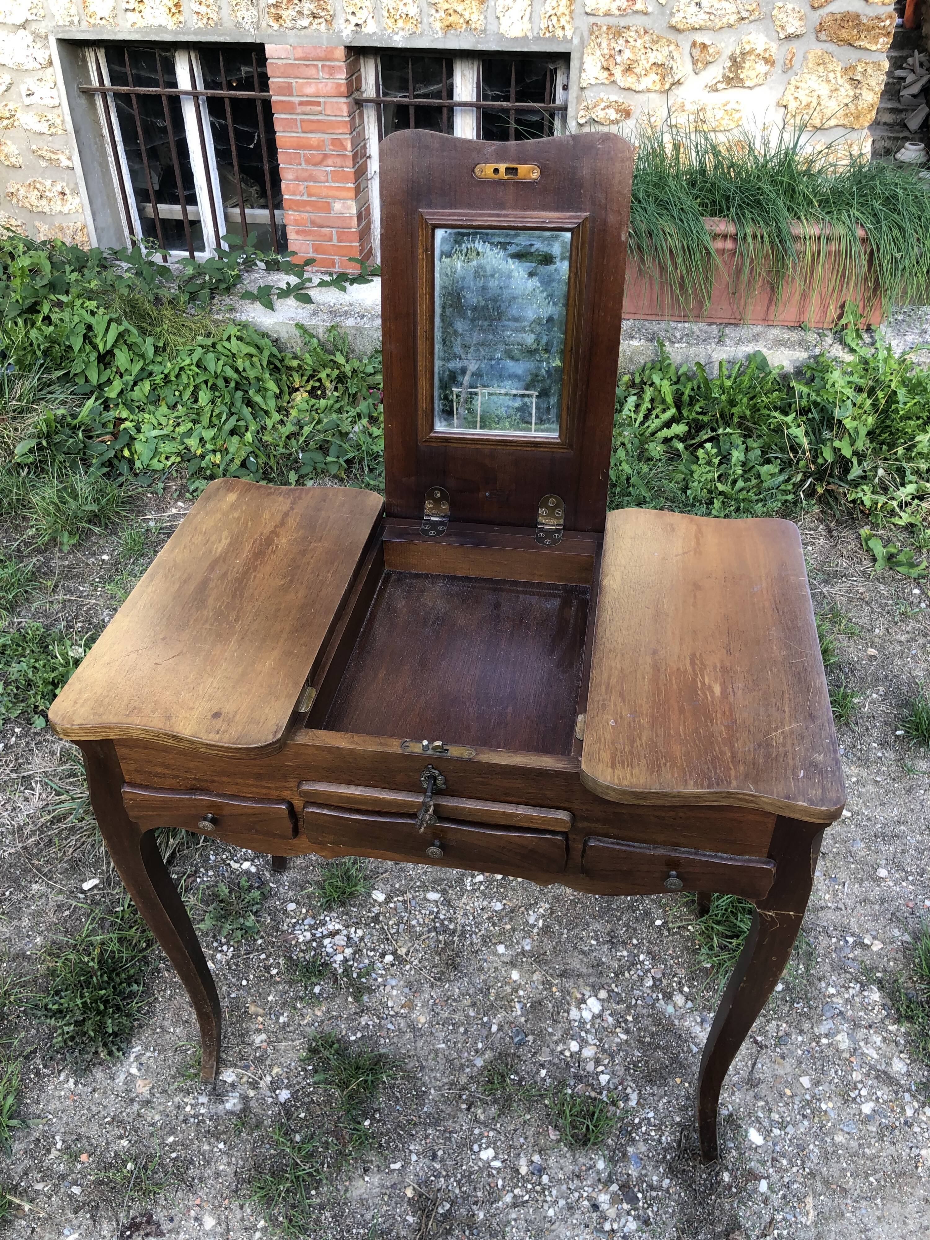 Old dressing table
