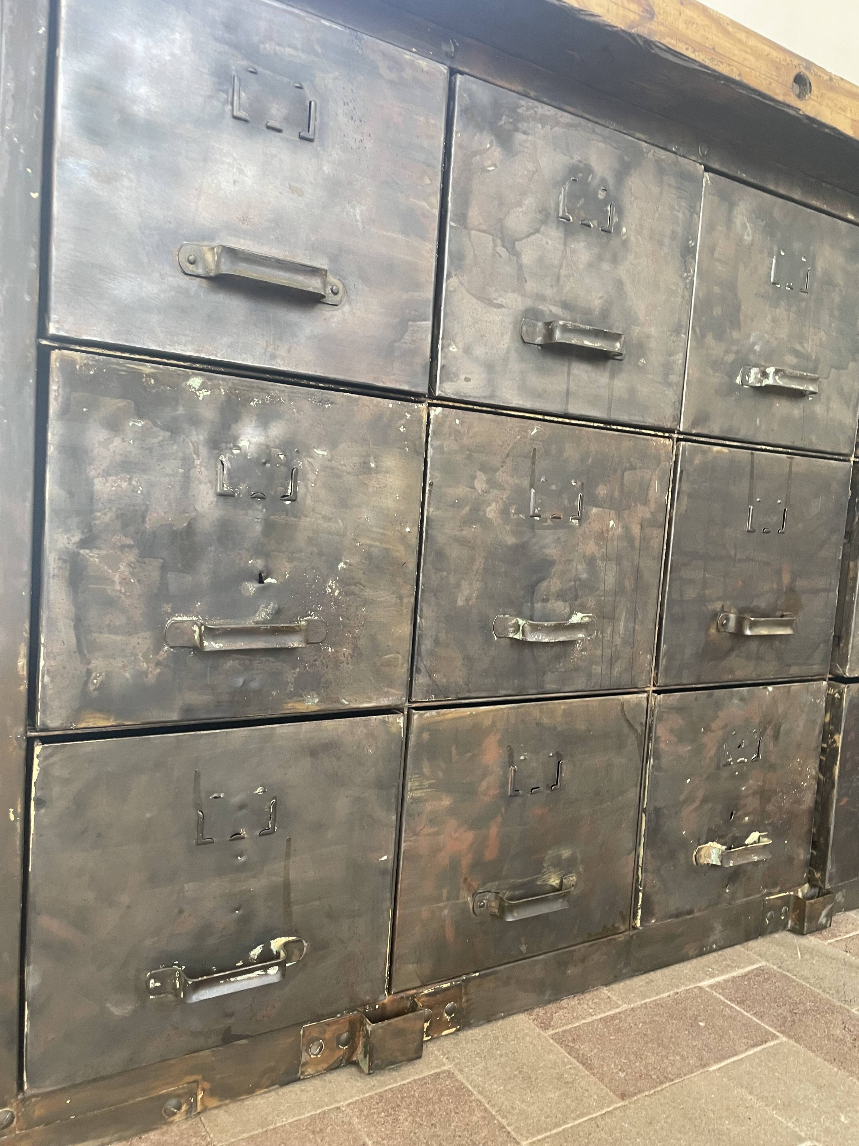 Meuble militaire 1945 12 tiroirs vintage industriel