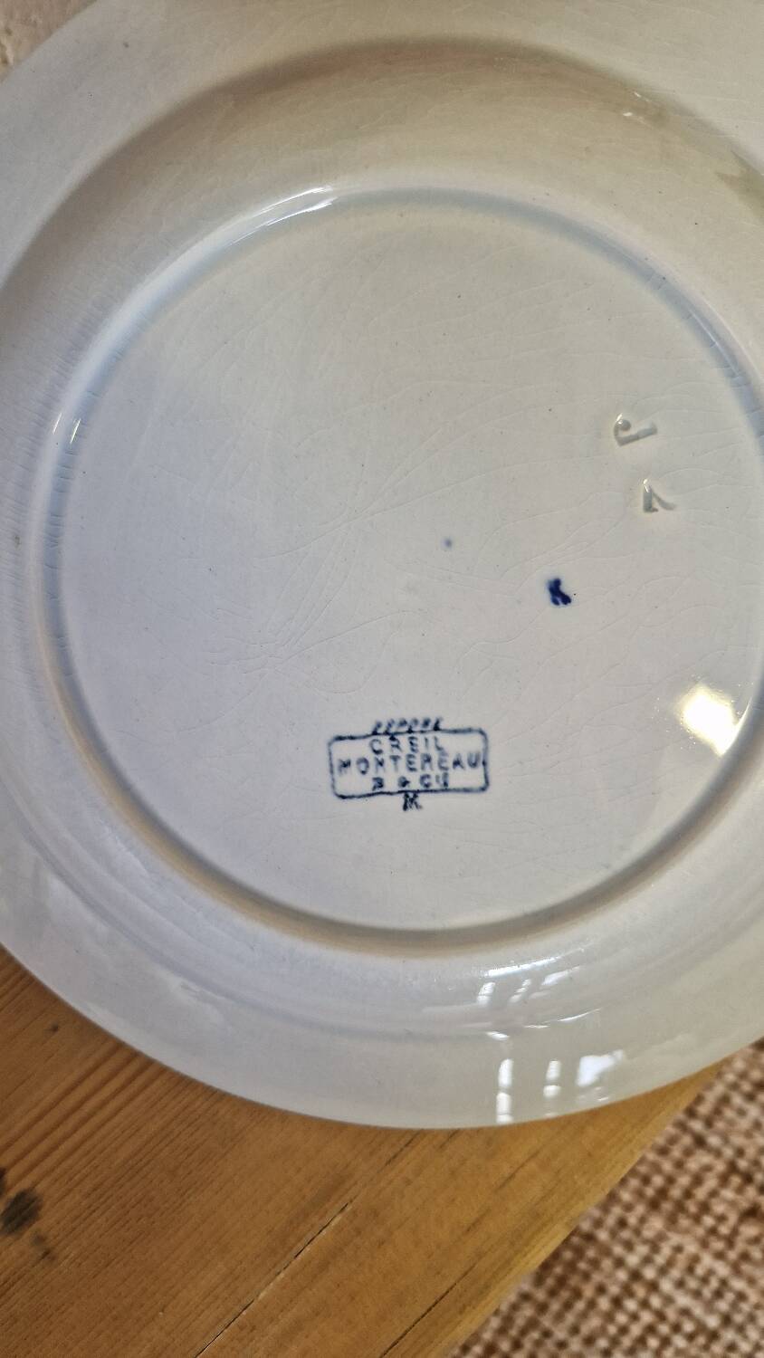 Plate Creil Montereau B & cie