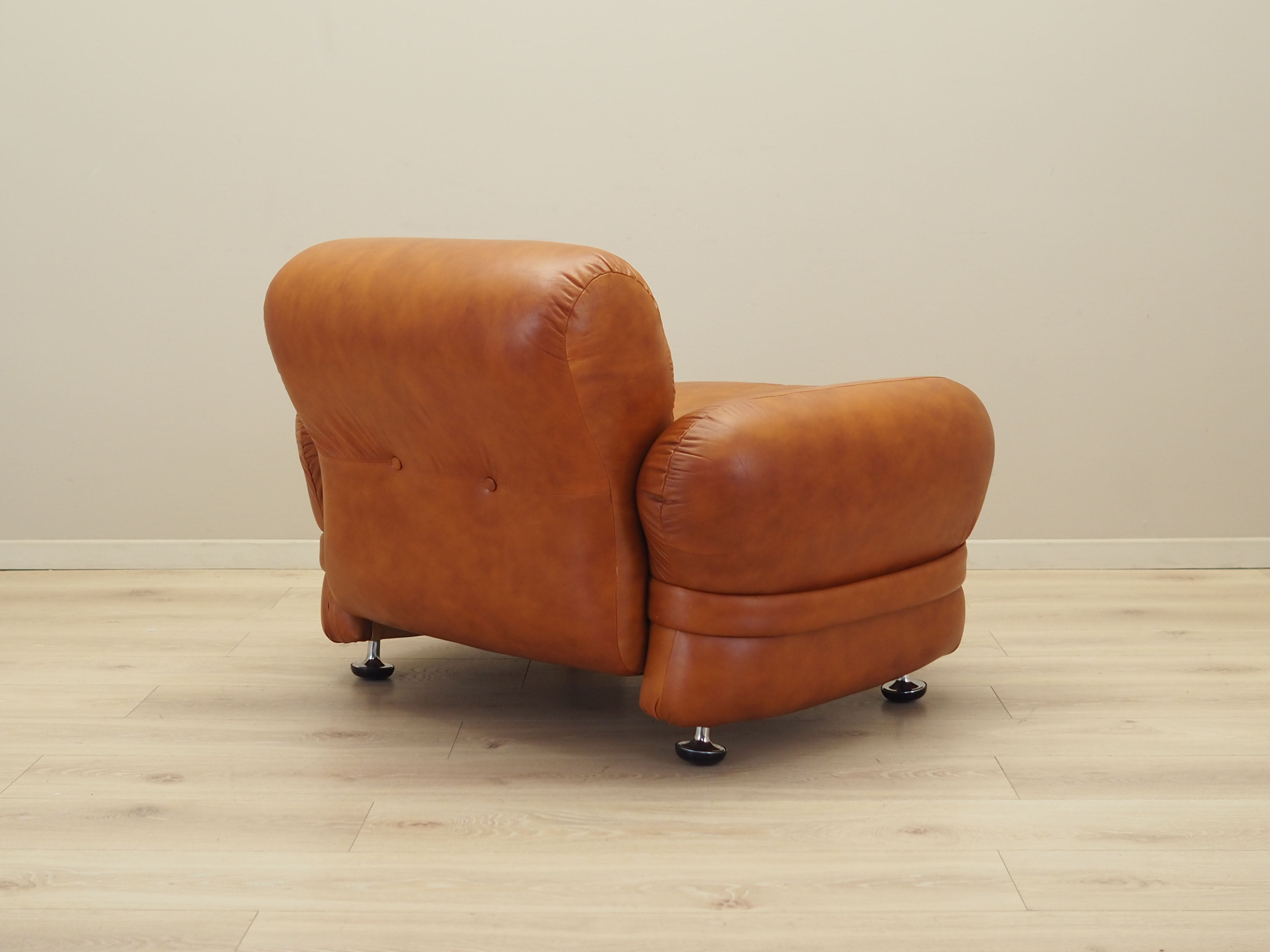 Leather armchair, Italian design, 1970s, production: Italy