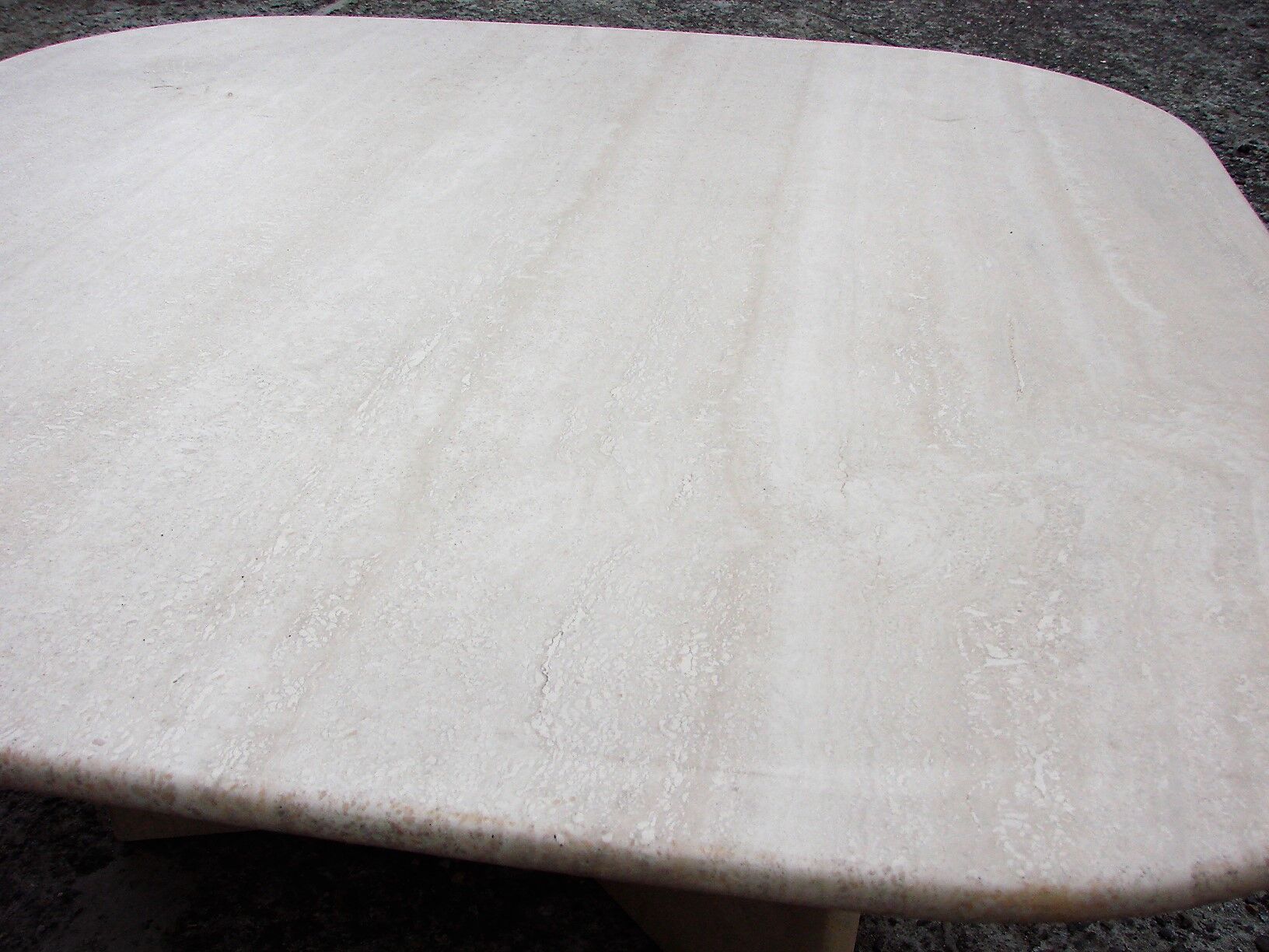 Table basse en travertin, années 1970
