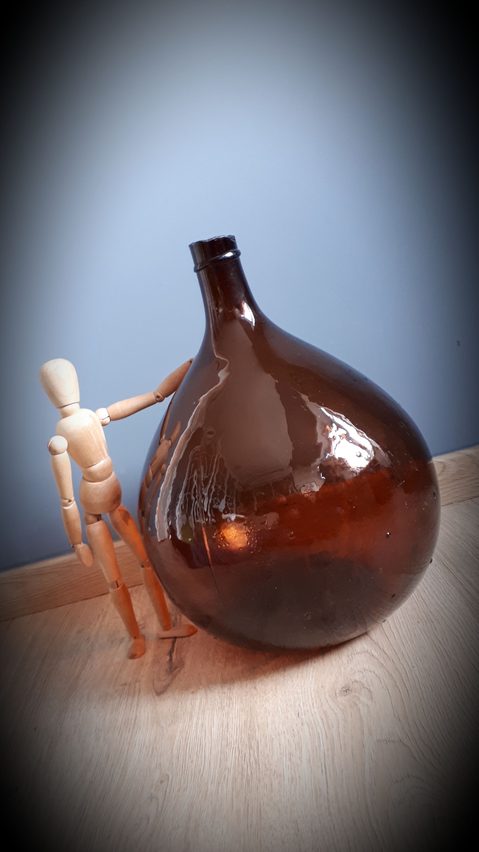 Demijohn 10L round dark brown blown glass