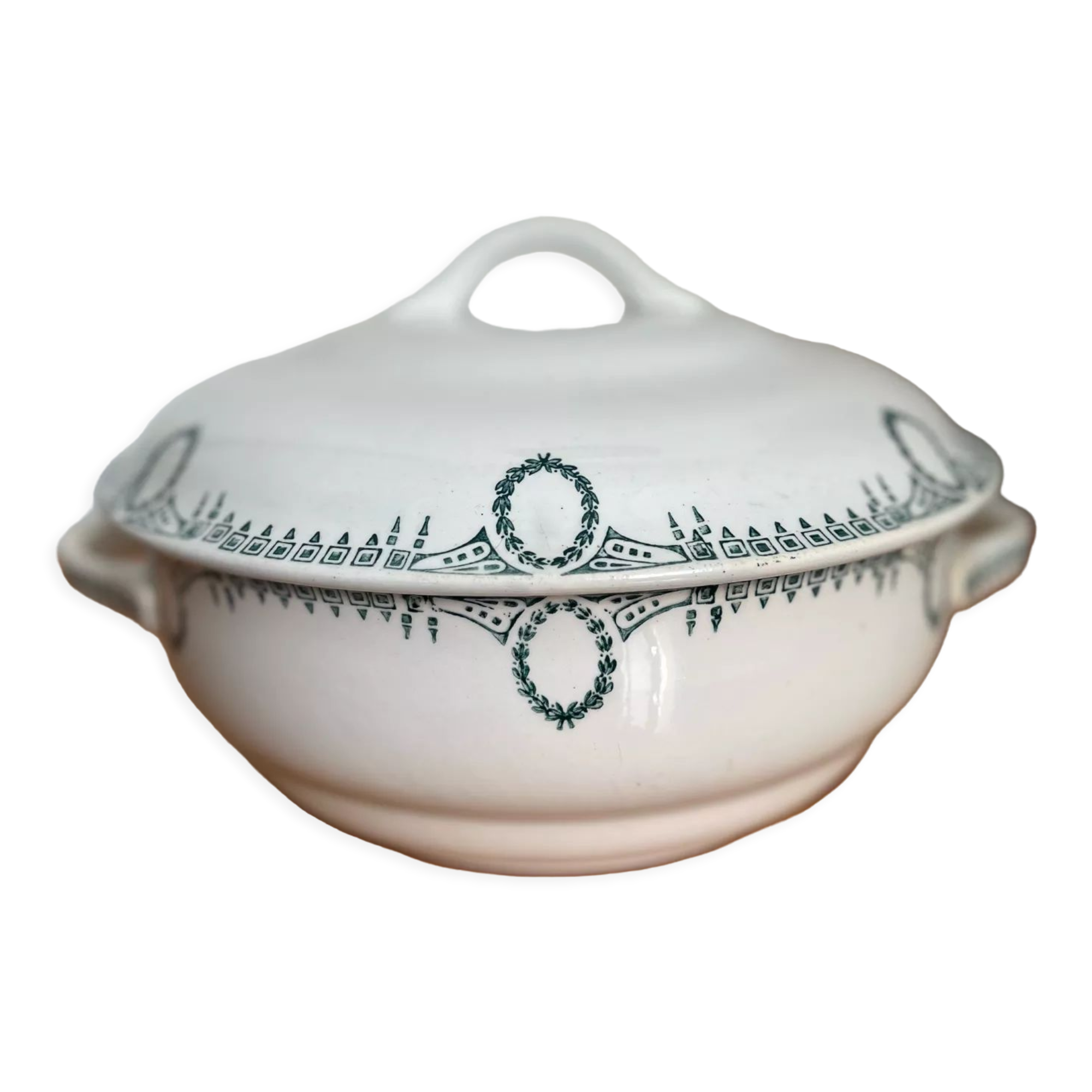 Saint-Amand iron earth flat soup tureen