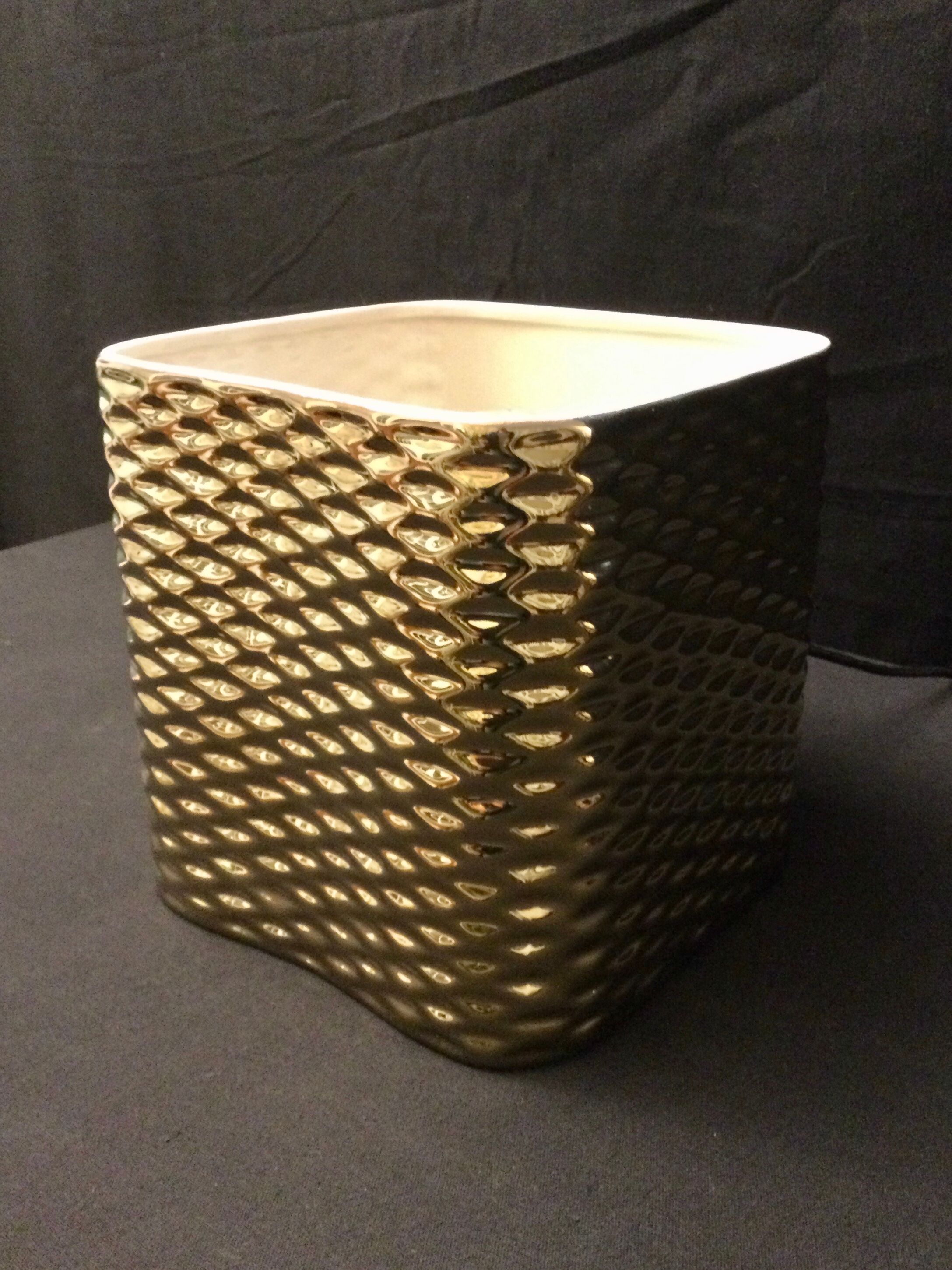 Golden ceramic cube wall light