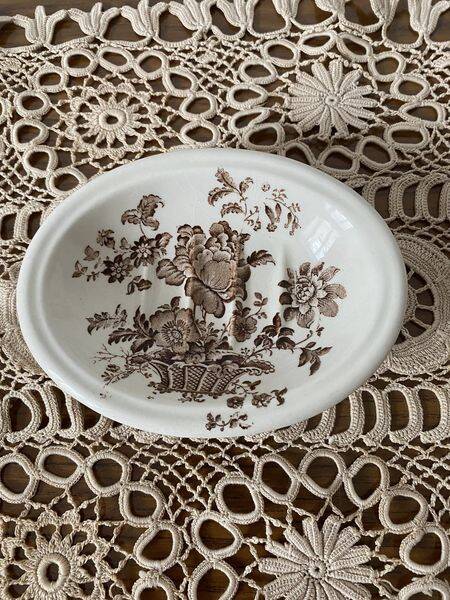 English earthenware soap dish, Crown Devon brand