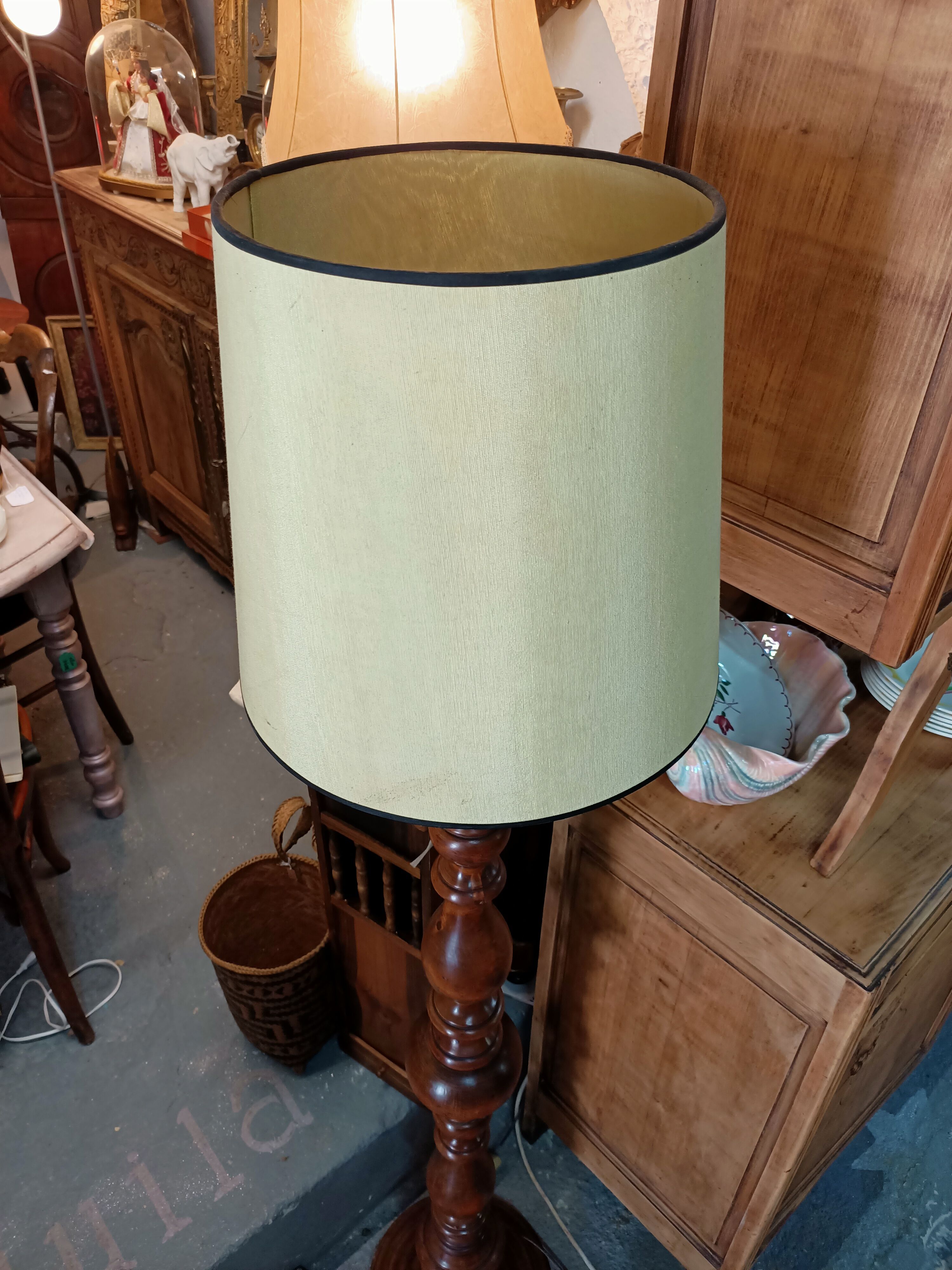 Floor lamp