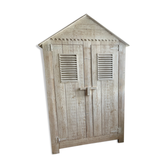 Armoire cabane