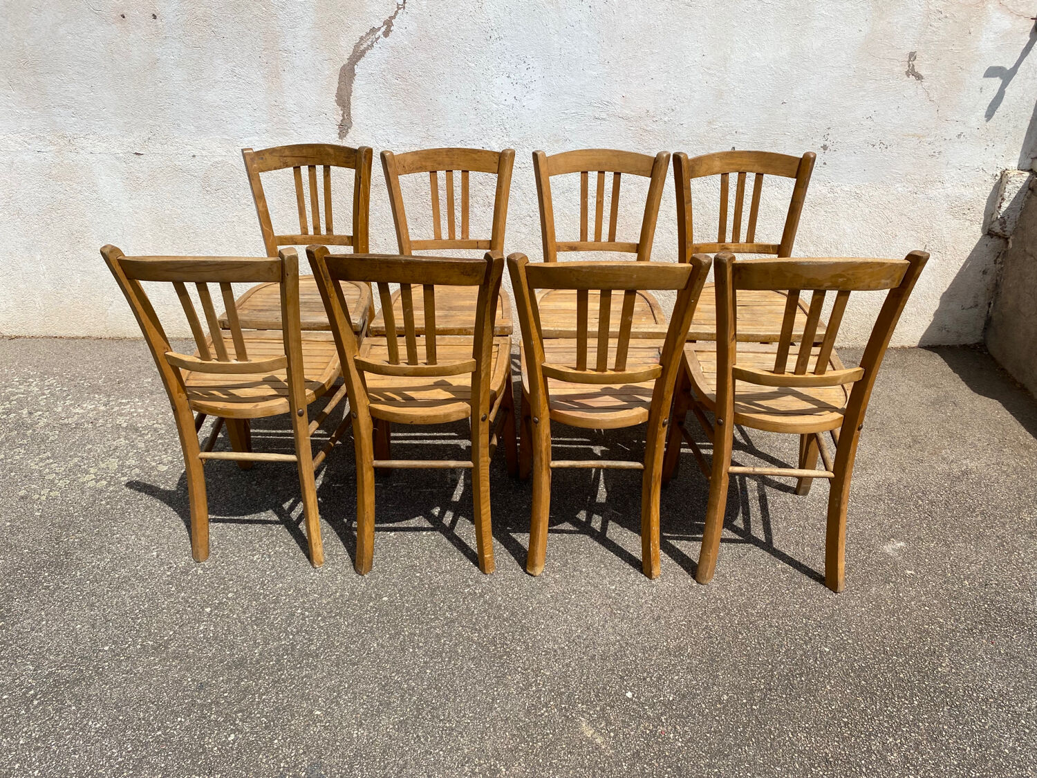 Set de 8 chaises bistrot brutes