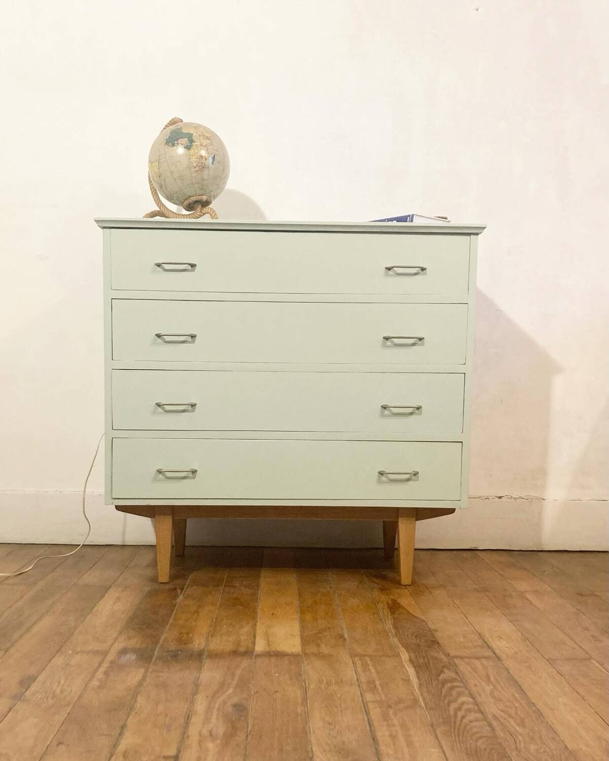 Vintage chest of drawers