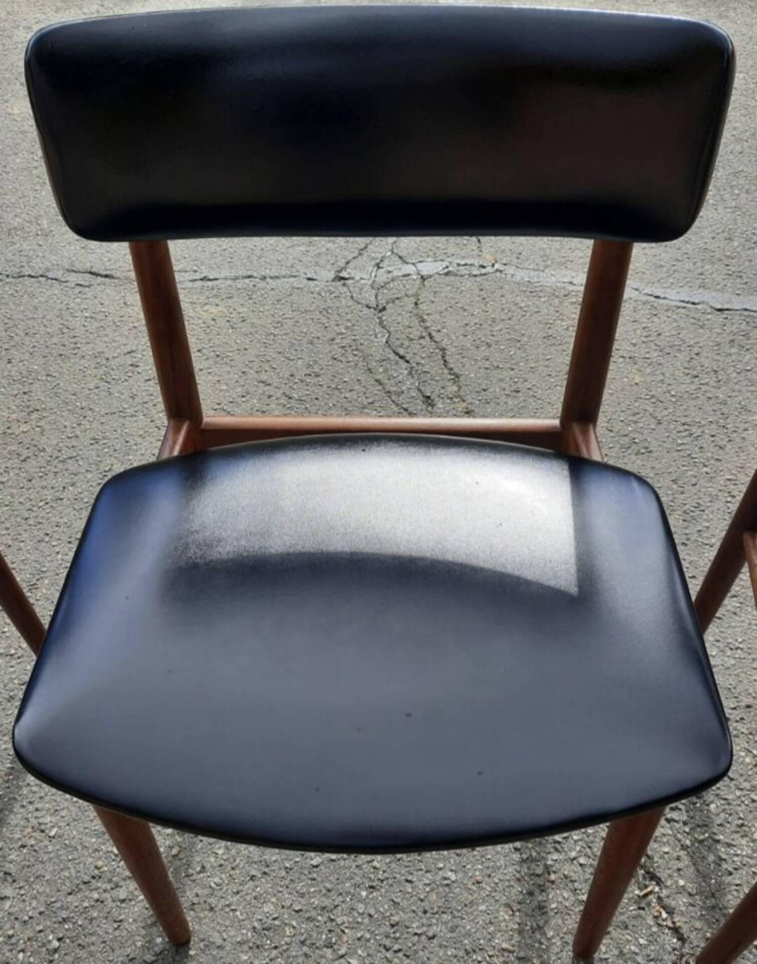 4 Scandinavian chairs in teak and black leatherette by Sven Chrobat Sax