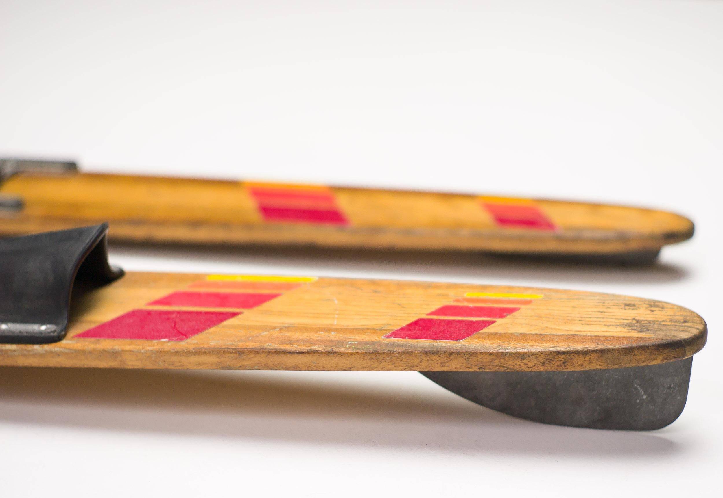 Skis nautiques vintage ayant appartenu au champion du monde Dick Pope JR - Icône sportive rare