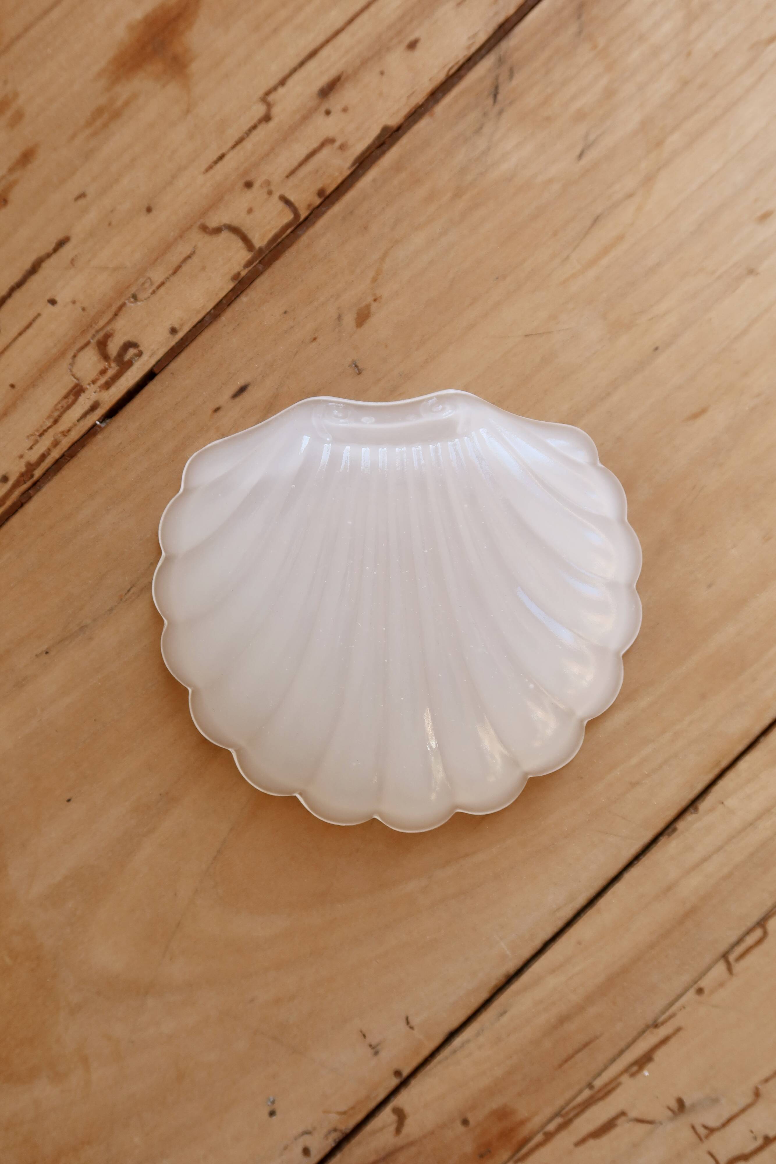 Vintage shell-shaped white moulded glass dish
