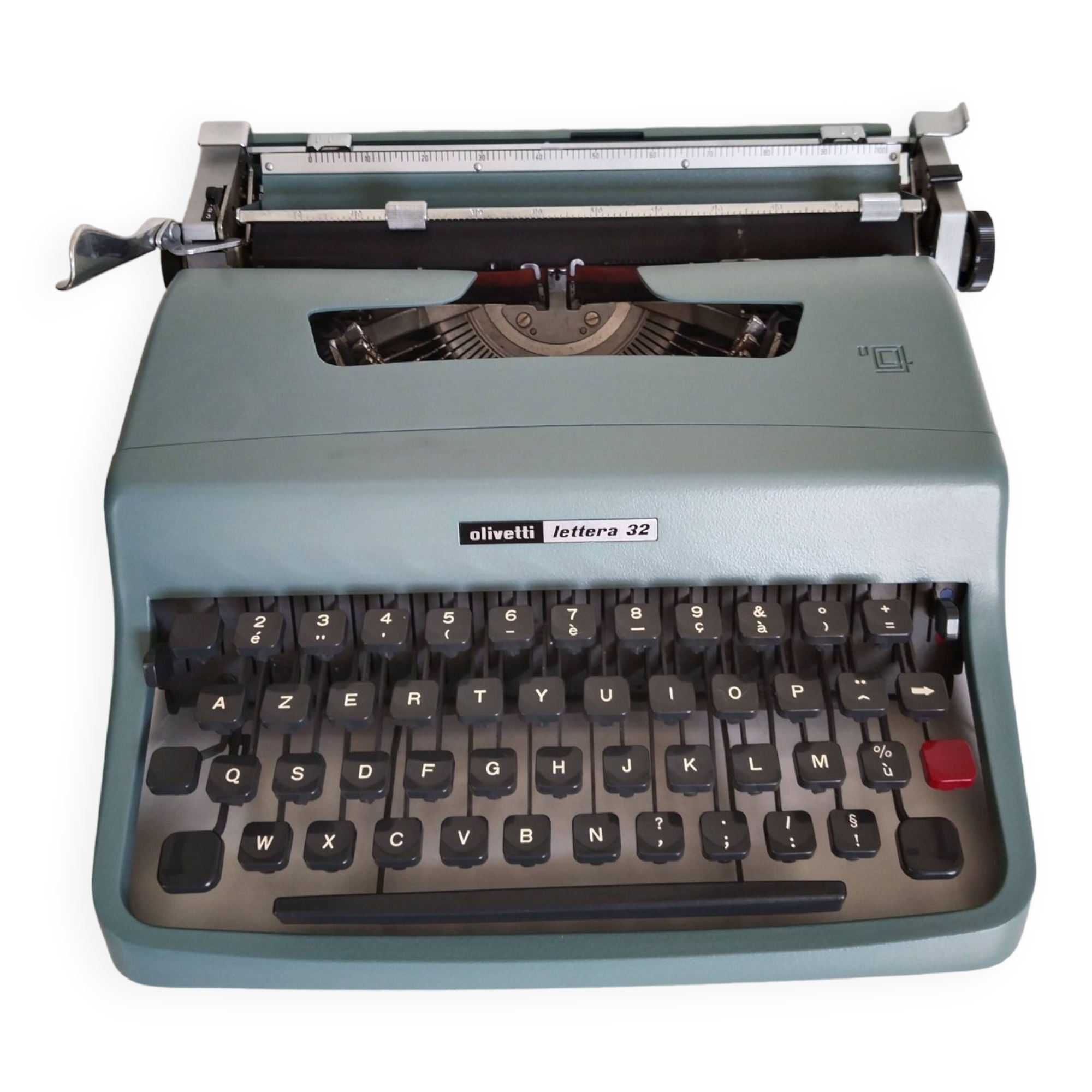 Olivetti Lettera 32 portable typewriter, functional, new ribbon