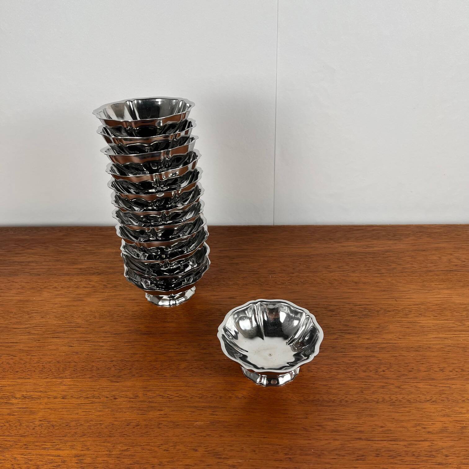 Set of 12 stainless steel ice cream cups