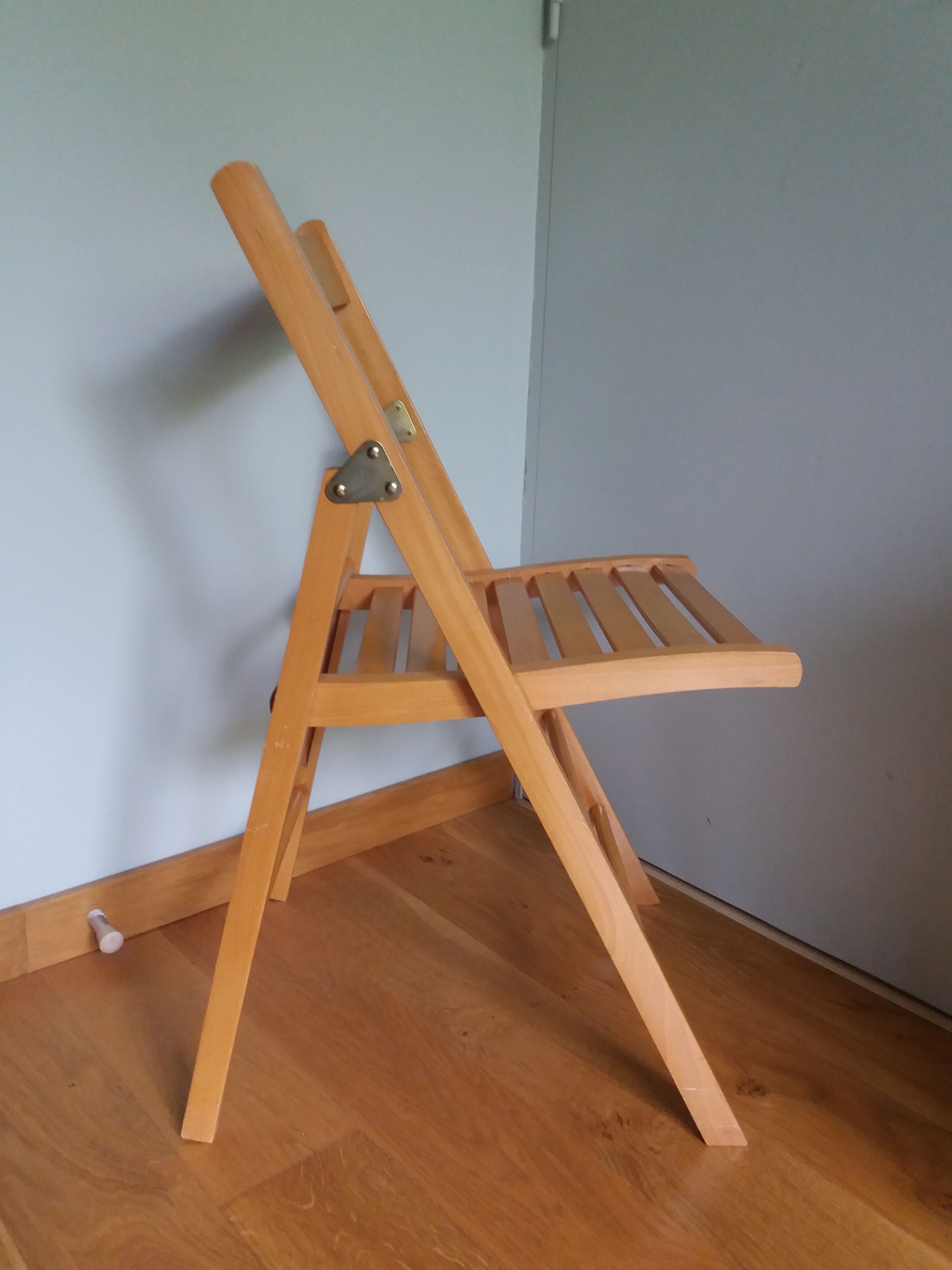 Wooden folding chair