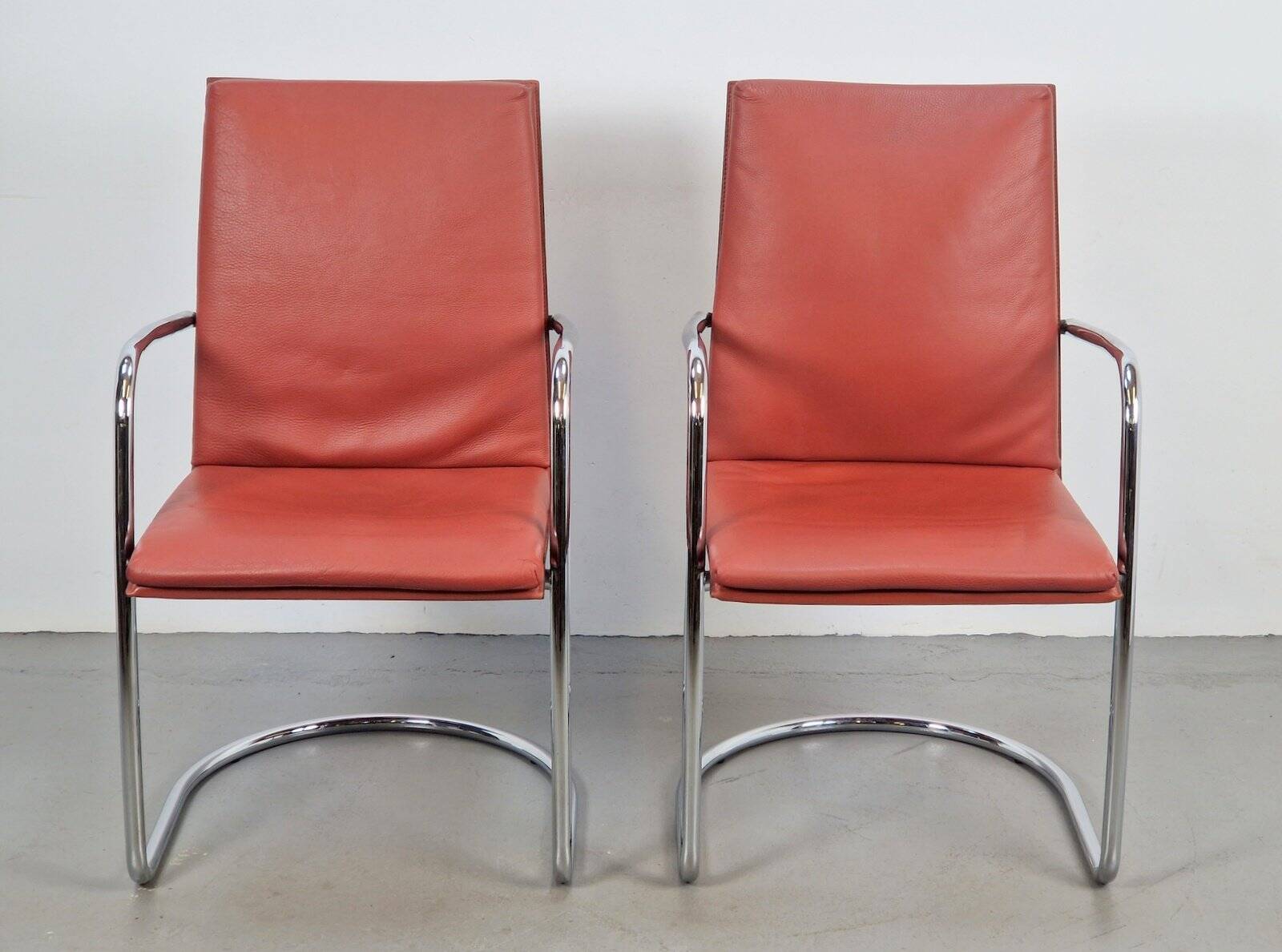 Chaises Mizar en cuir rouge par Mateo Grassi, Italie, années 1980, ensemble de 2