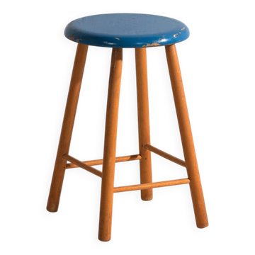 Tabouret ancien en bois à assise ronde – Europe centrale, vers 1950