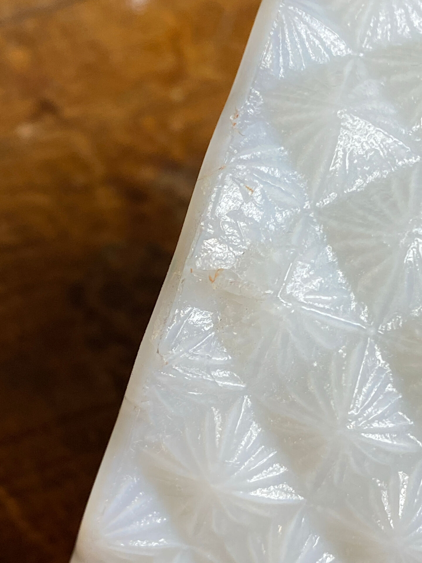 Pineapple bonbonnière in white opaline