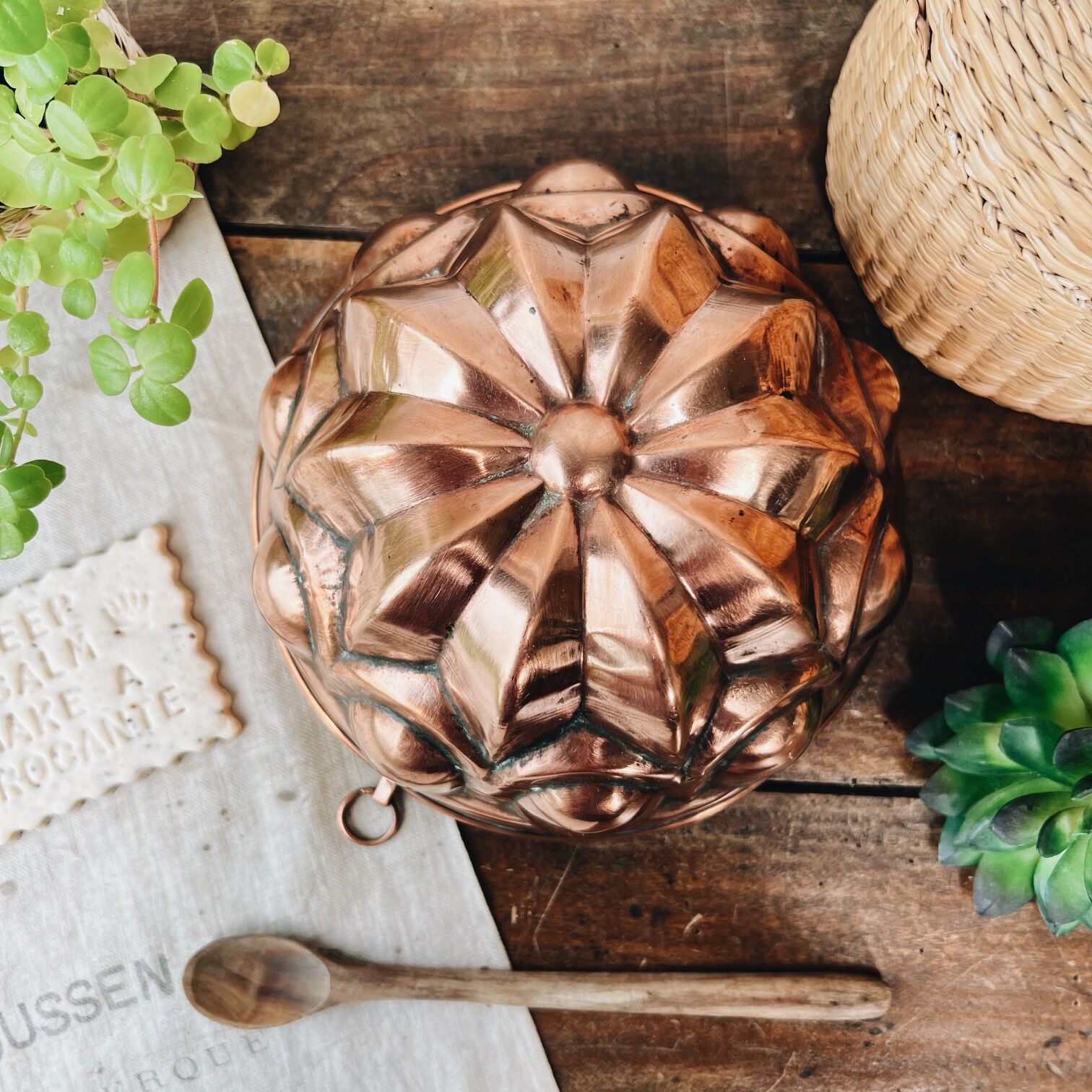 Round copper cake mold