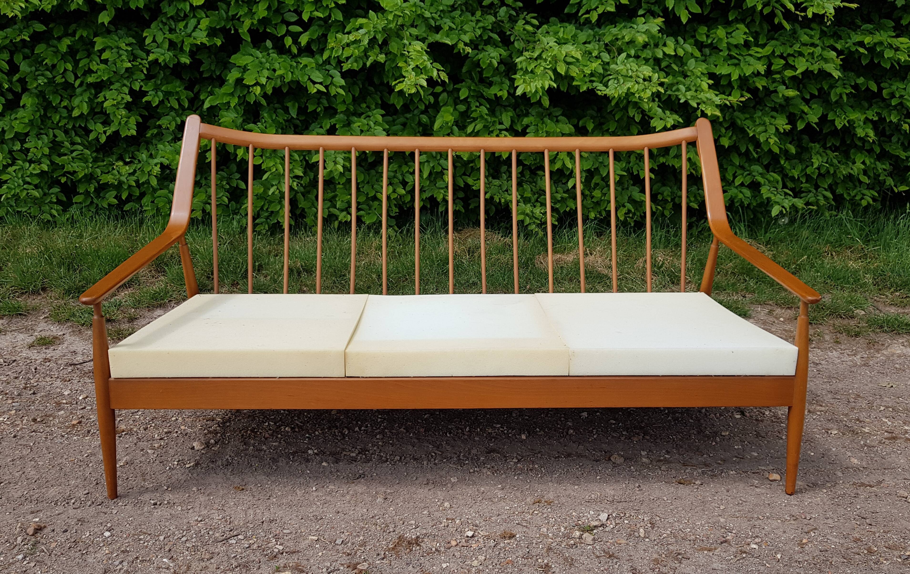 Scandinavian bench