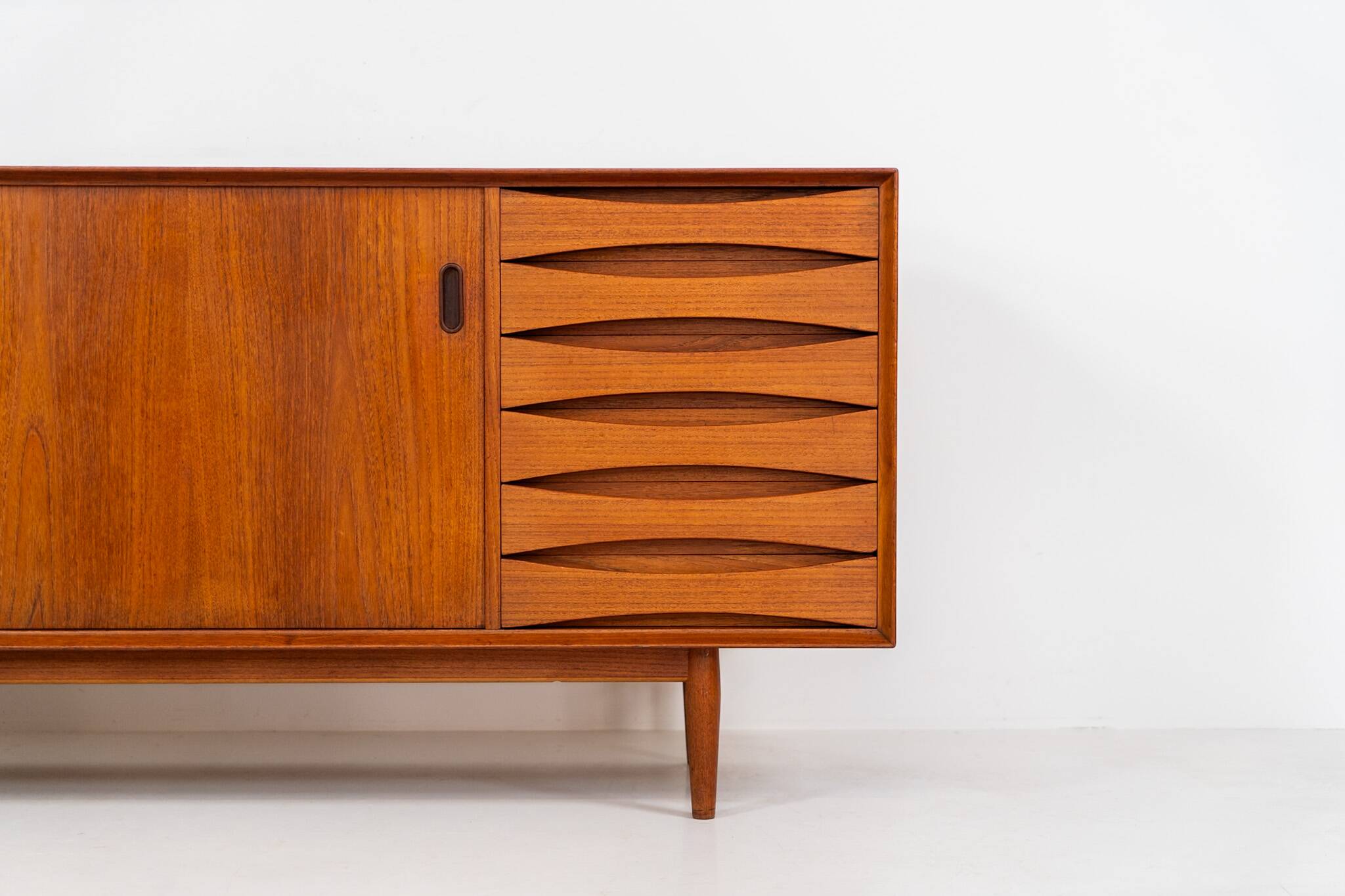 Rare “OS29” sideboard by Arne Vodder for Sibast
