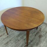 Table style scandinave