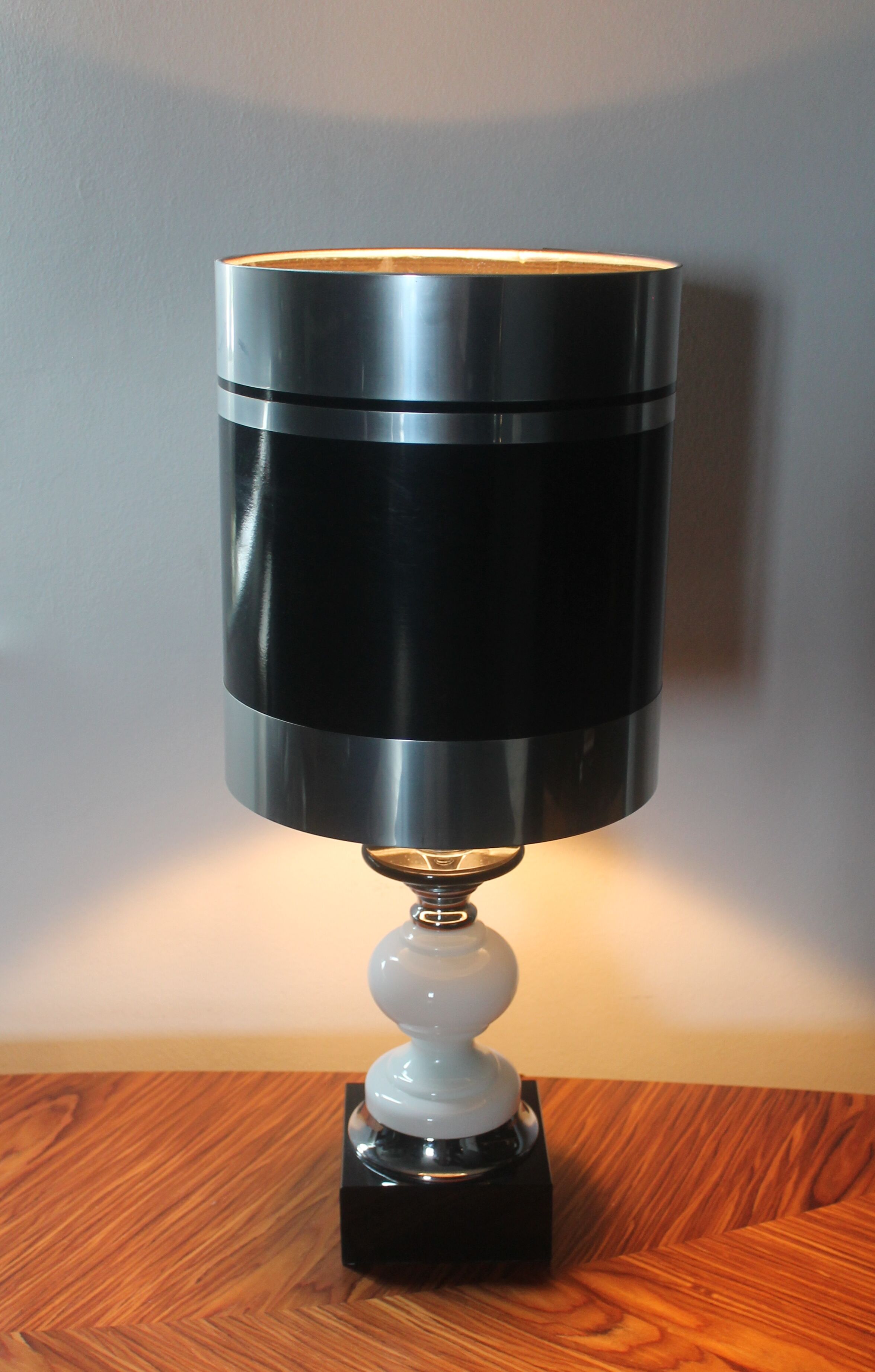 Lampe vintage des années 60-70 en opaline et chrome