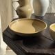 Lot de 2 assiettes creuses en grès liseré brun et marron D21,5
