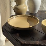 Lot de 2 assiettes creuses en grès liseré brun et marron D21,5