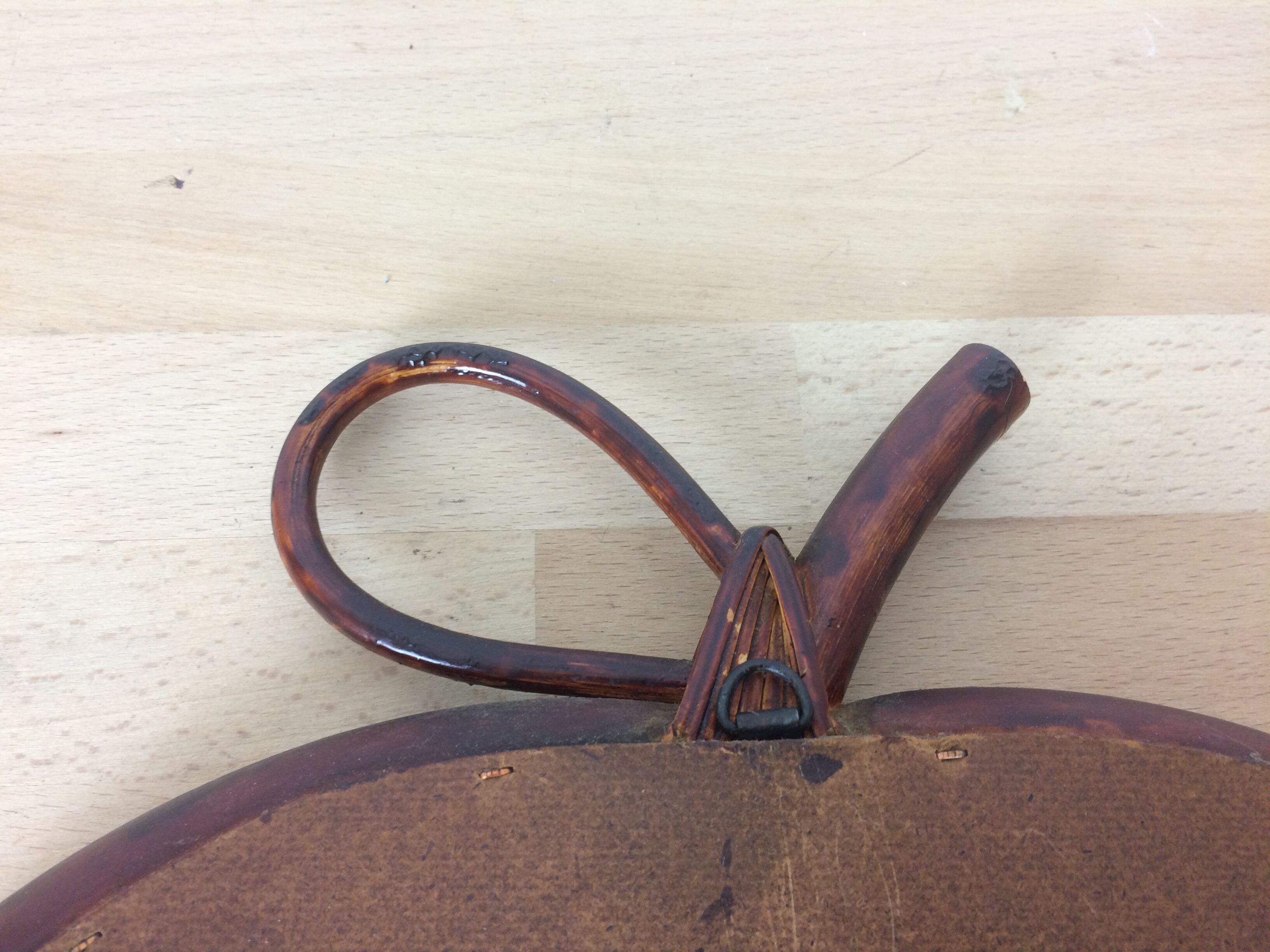 Vintage rattan apple mirror 33x34cm