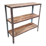 Shelf on feet