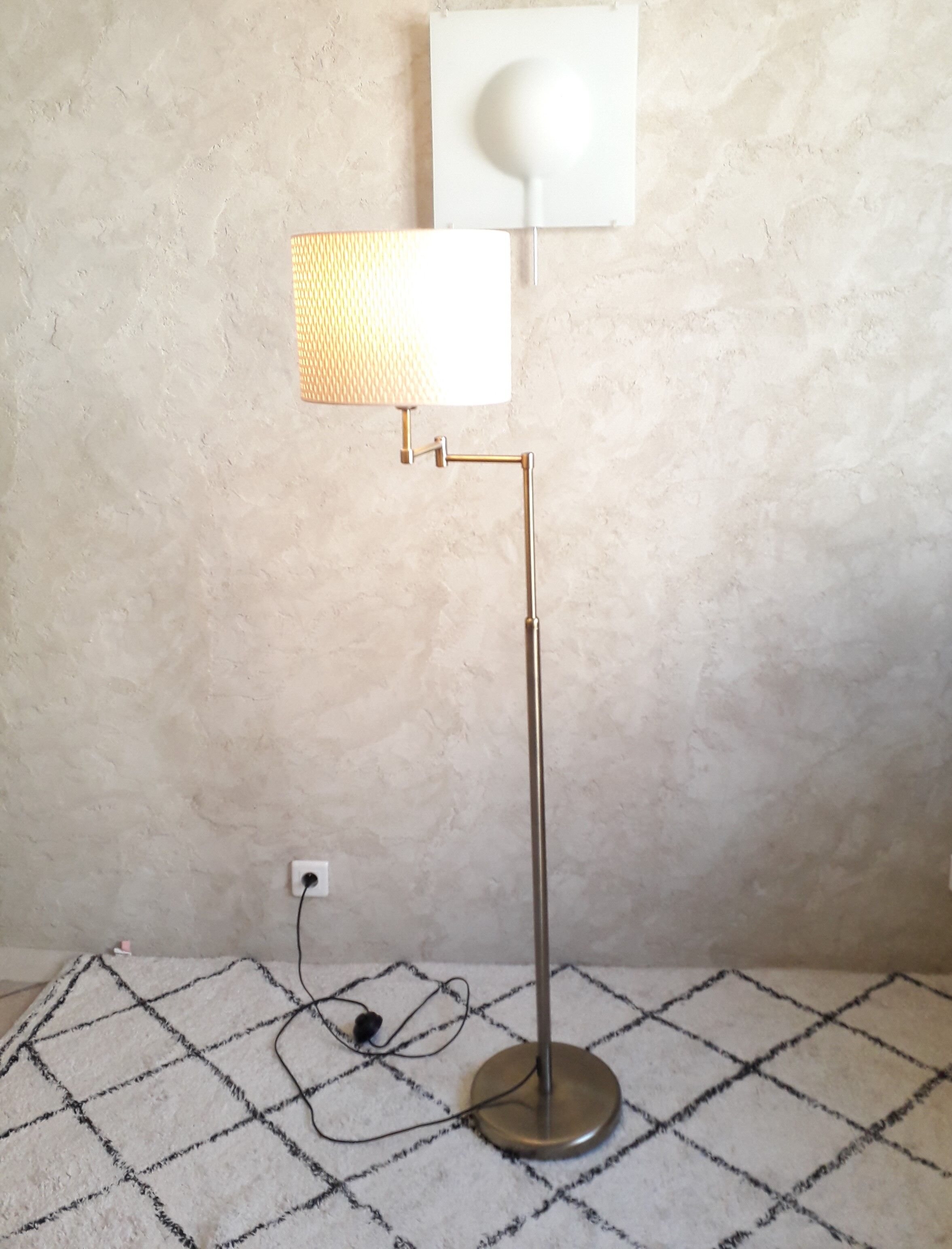 Floor lamp